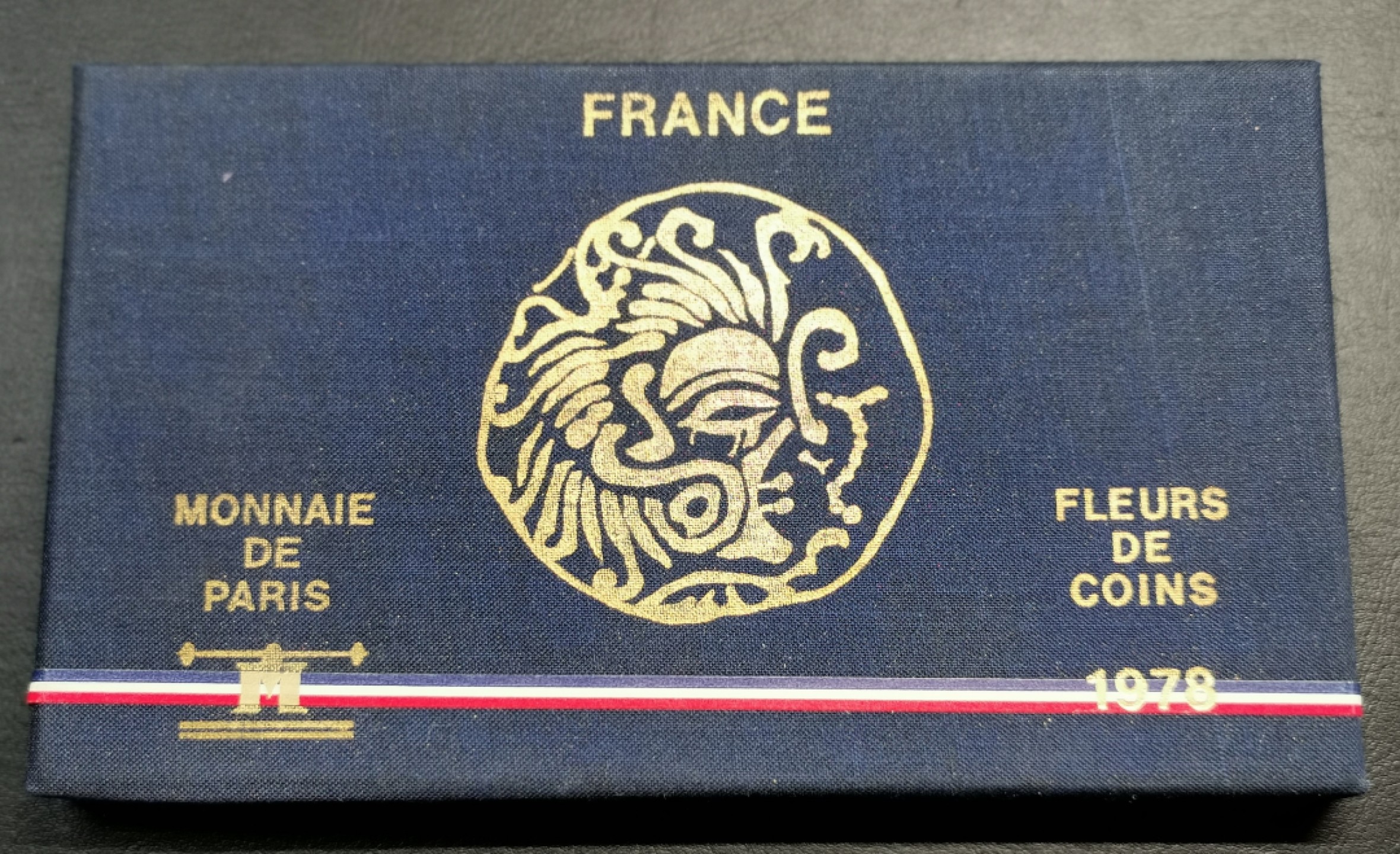 凡希社世界钱币微拍第二百十三期 1979法国FDC九枚套带一枚大银原厂盒证