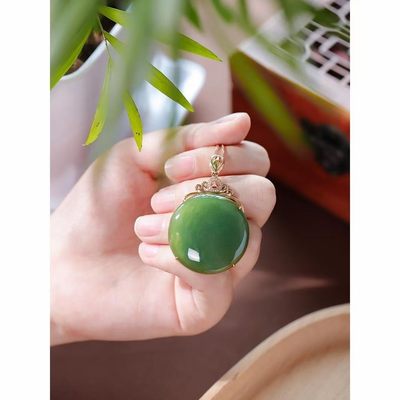和田玉吊坠圆牌菠菜绿s925纯银玫瑰金镶玉俄罗斯碧玉项链女款 和田玉吊坠圆牌菠菜绿s925纯银玫瑰金镶玉俄罗斯碧玉项链女款