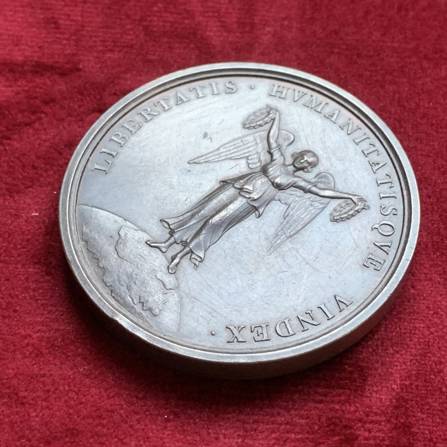 《竞宝斋》第77场-本周日，周一，周四3场拍卖（全场不限金额包邮） 1806年英国外交大臣福克斯逝世纪念铜章，直径52mm，重量92g，少见英国老铜章，英国老章普遍涨价中。