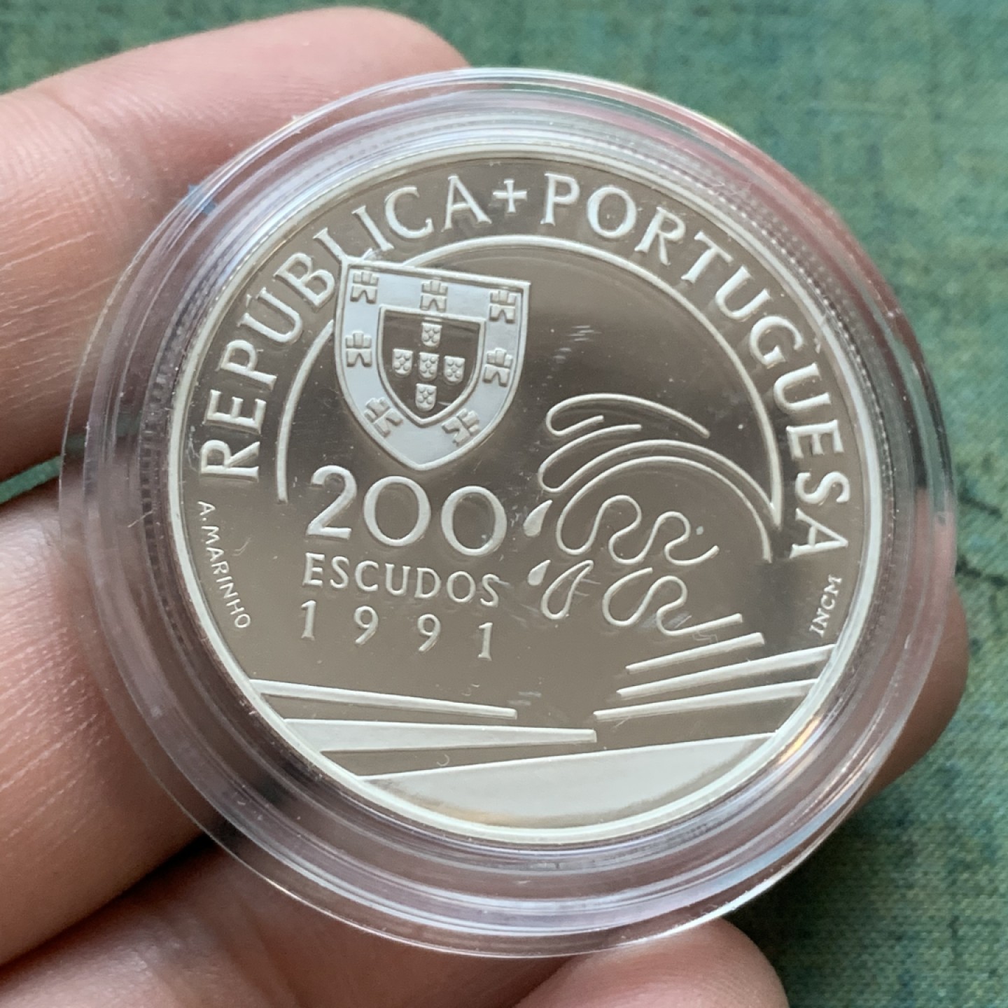 《竞宝斋》第77场-本周日，周一，周四3场拍卖（全场不限金额包邮） 原盒证书 葡萄牙1992年 发现新大陆帆船系列 200埃斯库多 精制大银币 单枚26.5克