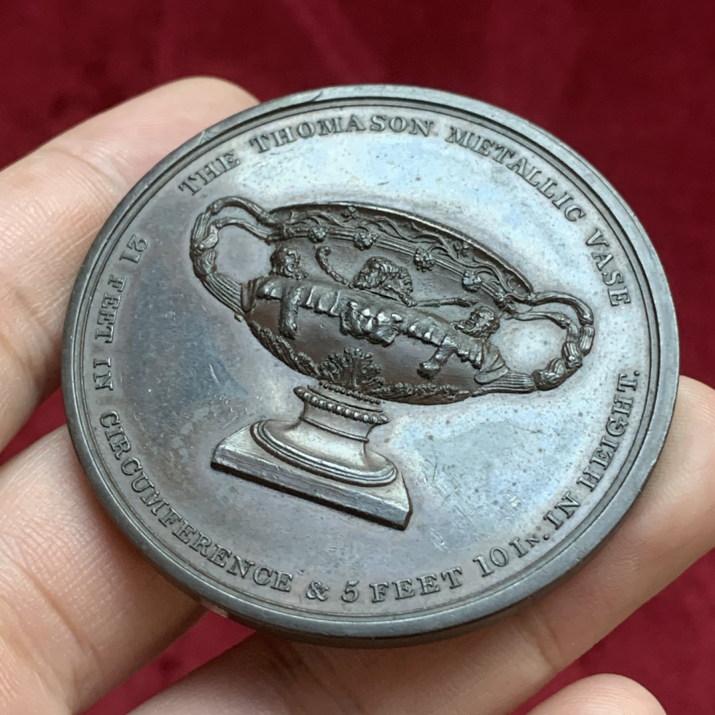 《竞宝斋》第77场-本周日，周一，周四3场拍卖（全场不限金额包邮） 1821年英国托马斯花瓶铜章，直径53mm，重量66g，少见英国老铜章，英国老章普遍涨价中。