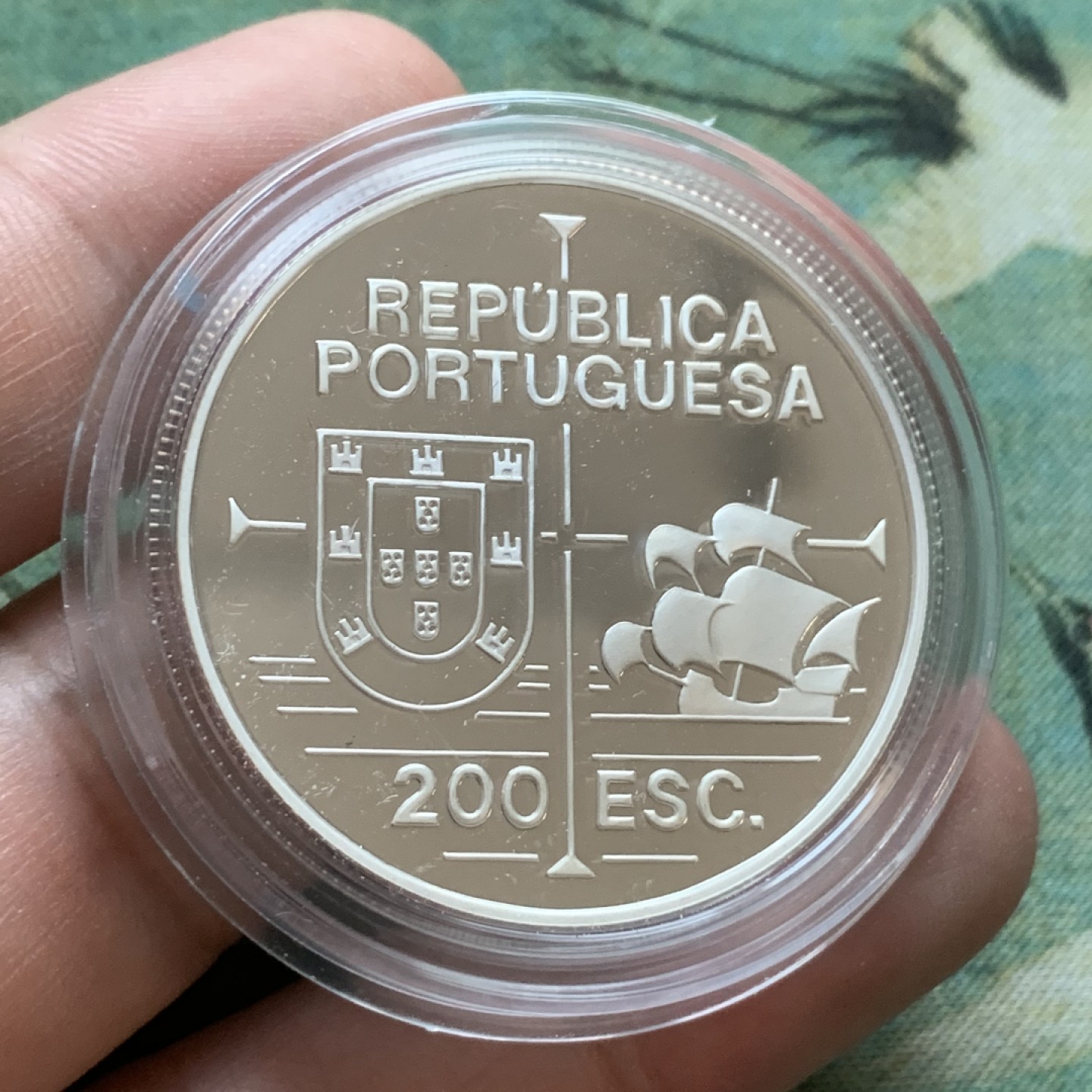 《竞宝斋》第77场-本周日，周一，周四3场拍卖（全场不限金额包邮） 原盒证书 葡萄牙1992年 发现新大陆帆船系列 200埃斯库多 精制大银币 单枚26.5克