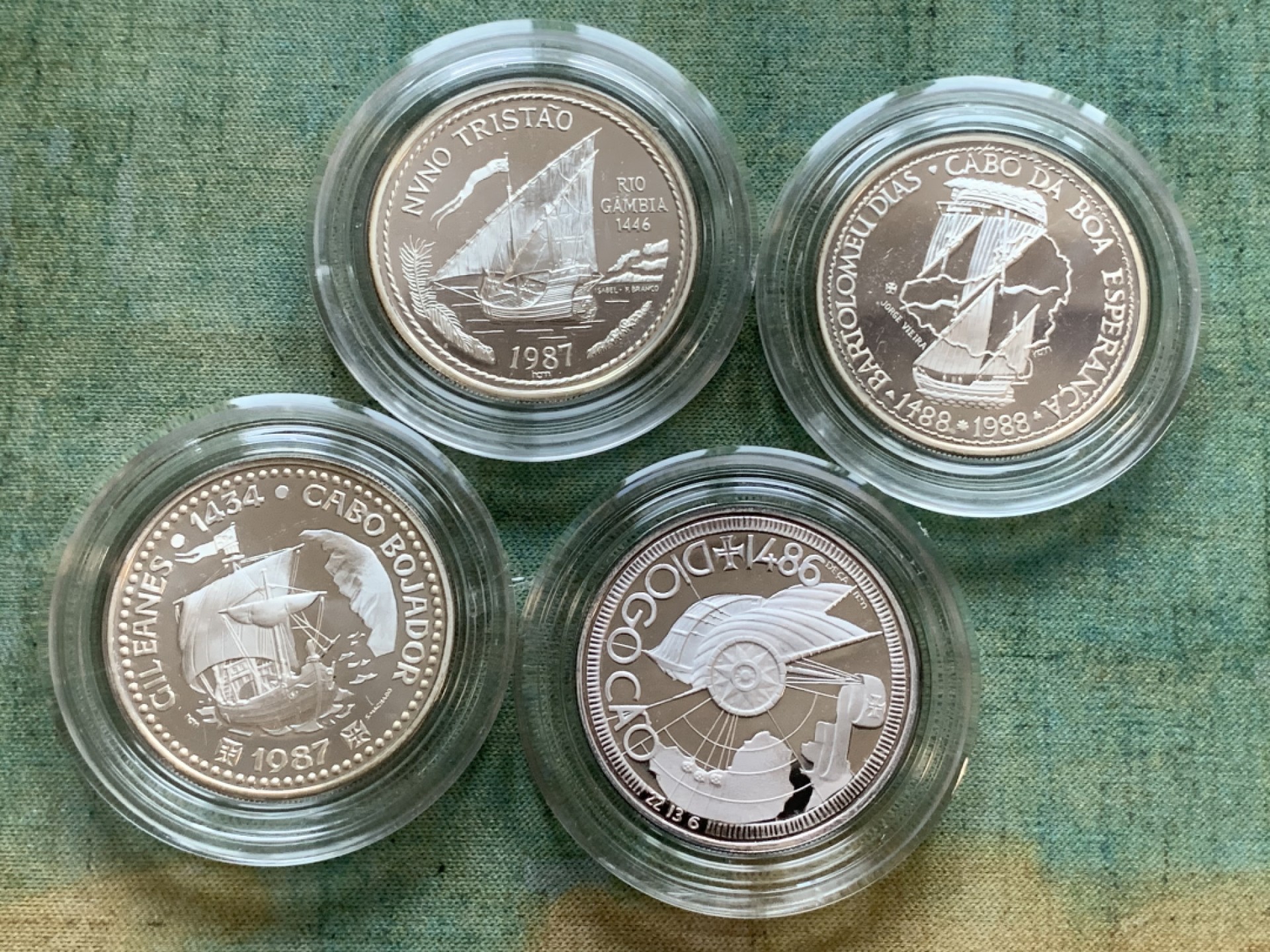 《竞宝斋》第77场-本周日，周一，周四3场拍卖（全场不限金额包邮） 原盒证书葡萄牙1988年帆船系列100埃斯库多 精制大银币 一流状态