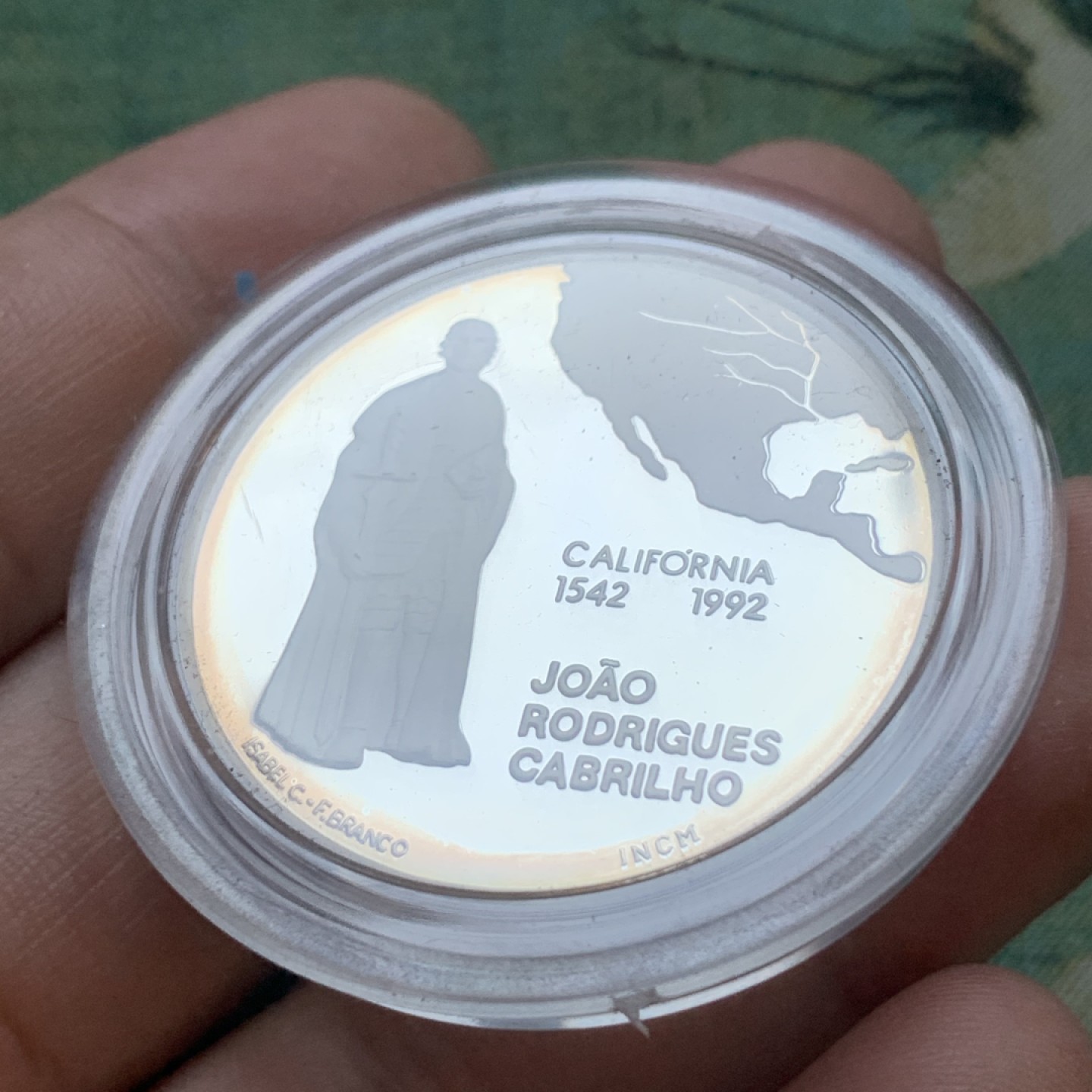 《竞宝斋》第77场-本周日，周一，周四3场拍卖（全场不限金额包邮） 原盒证书 葡萄牙1992年 发现新大陆帆船系列 200埃斯库多 精制大银币 单枚26.5克