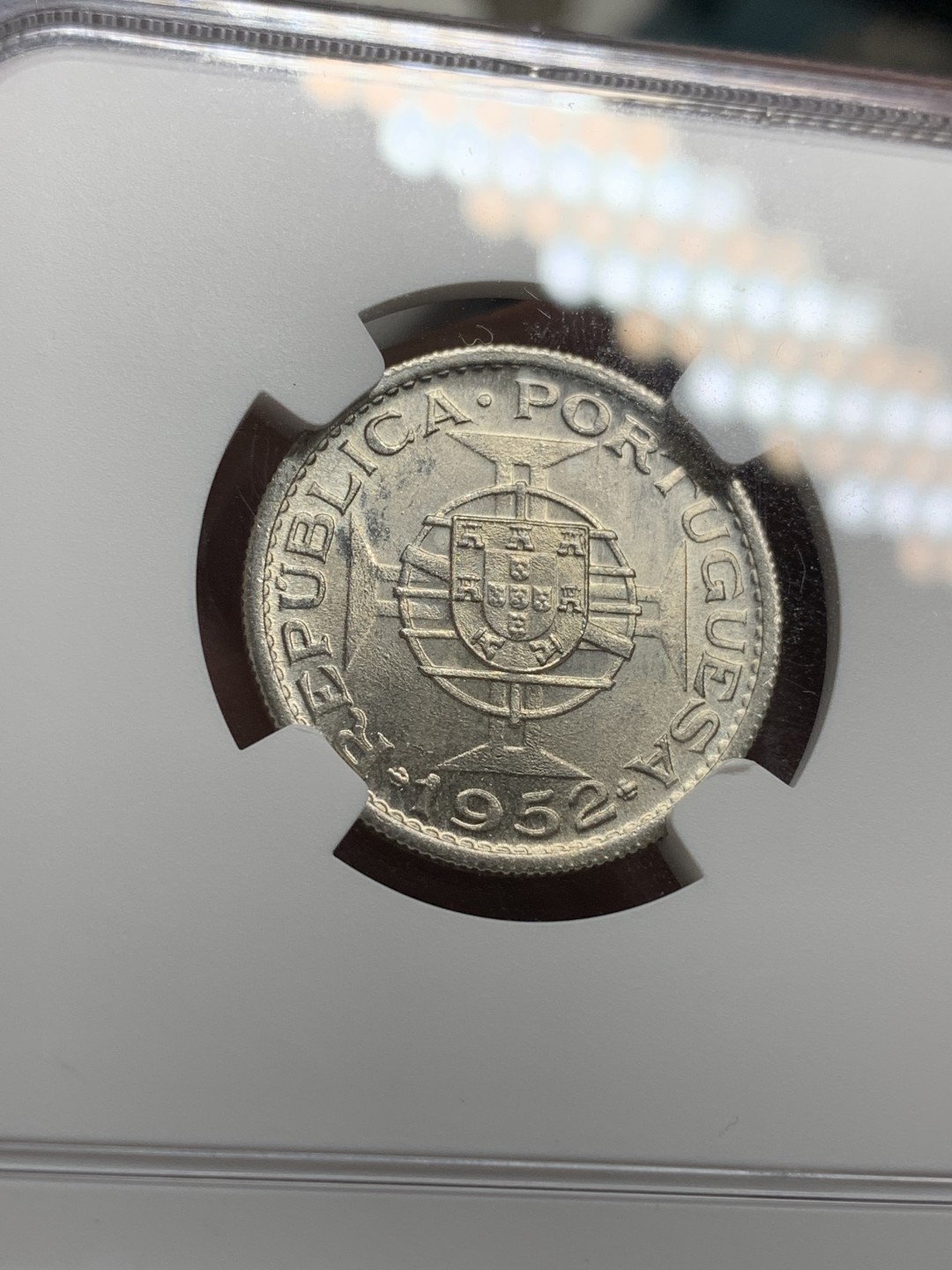 《竞宝斋》第77场-本周日，周一，周四3场拍卖（全场不限金额包邮） NGC MS64 葡属安哥拉1952年10埃斯库多银币