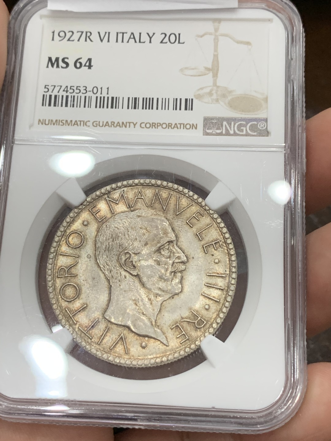 《竞宝斋》第77场-本周日，周一，周四3场拍卖（全场不限金额包邮） NGC-MS64 意大利 1927R 20里拉大银币 法西斯裸男 淡包浆可以收藏的状态 热门品种 意大利潜力巨大