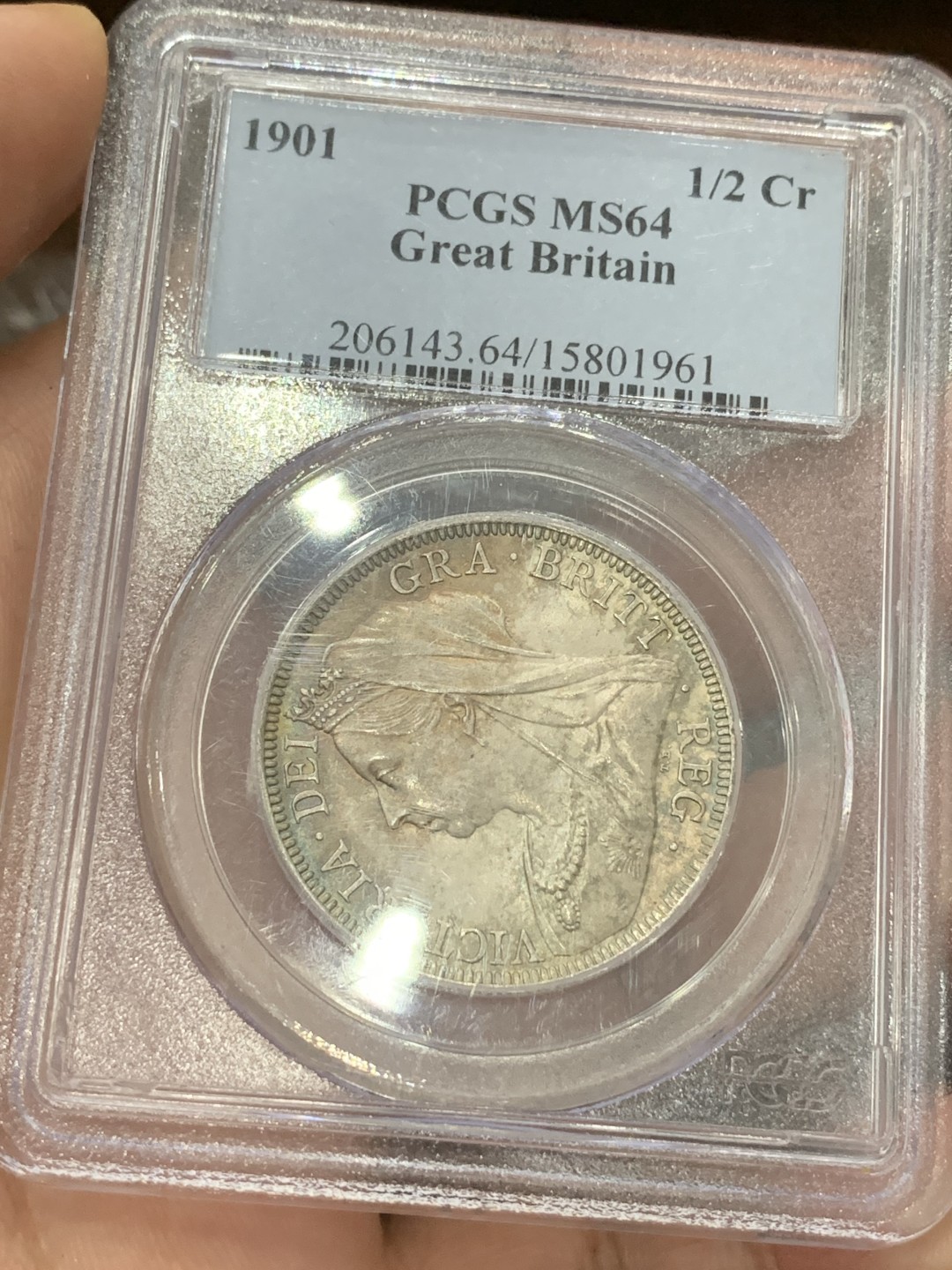 《竞宝斋》第77场-本周日，周一，周四3场拍卖（全场不限金额包邮） PCGS MS64 英国1901老维披纱半克朗银币 淡五彩，品相很好 英系热门品种