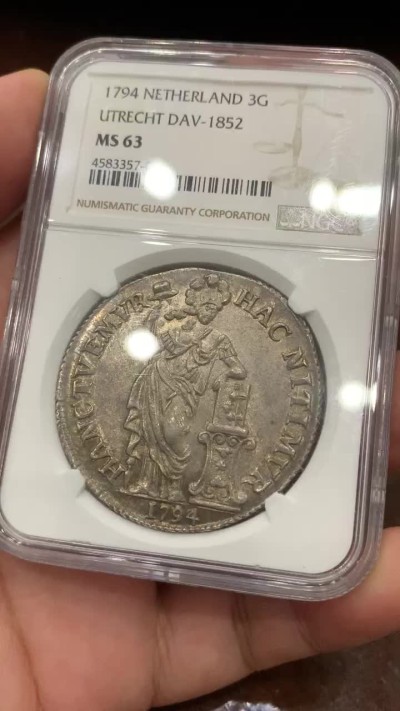 《竞宝斋》第77场-本周日，周一，周四3场拍卖（全场不限金额包邮） NGC-MS63 荷兰 1794年 站人3盾大银币 高分深打 脸部非常的清晰 包浆也很不错