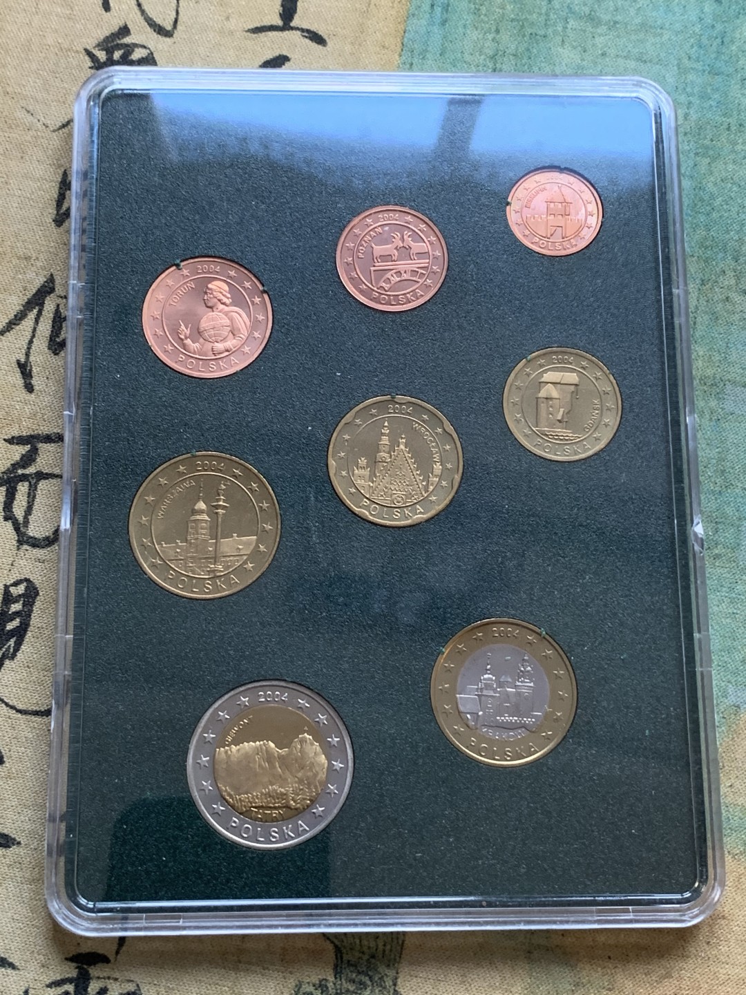 《竞宝斋》第77场-本周日，周一，周四3场拍卖（全场不限金额包邮） 卡装 波兰2004年 八枚套1分到2欧元 ESSAI厂试铸欧元套币