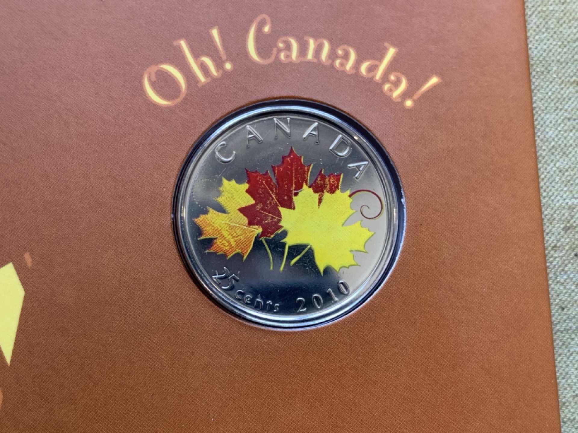 《竞宝斋》第77场-本周日，周一，周四3场拍卖（全场不限金额包邮） 3套 礼品装 加拿大 2010年 七枚装套币 其中一枚彩色枫叶 原装塑料套子 完美状态