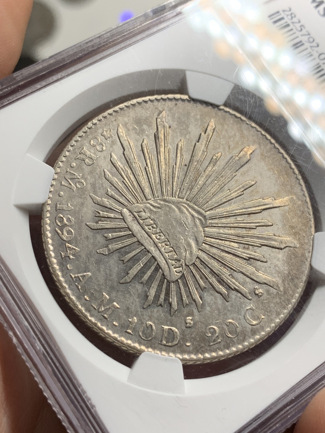 《竞宝斋》第77场-本周日，周一，周四3场拍卖（全场不限金额包邮） NGC MS61 墨西哥 1894 MO 8R花边 鹰洋 原味包浆 细节优秀