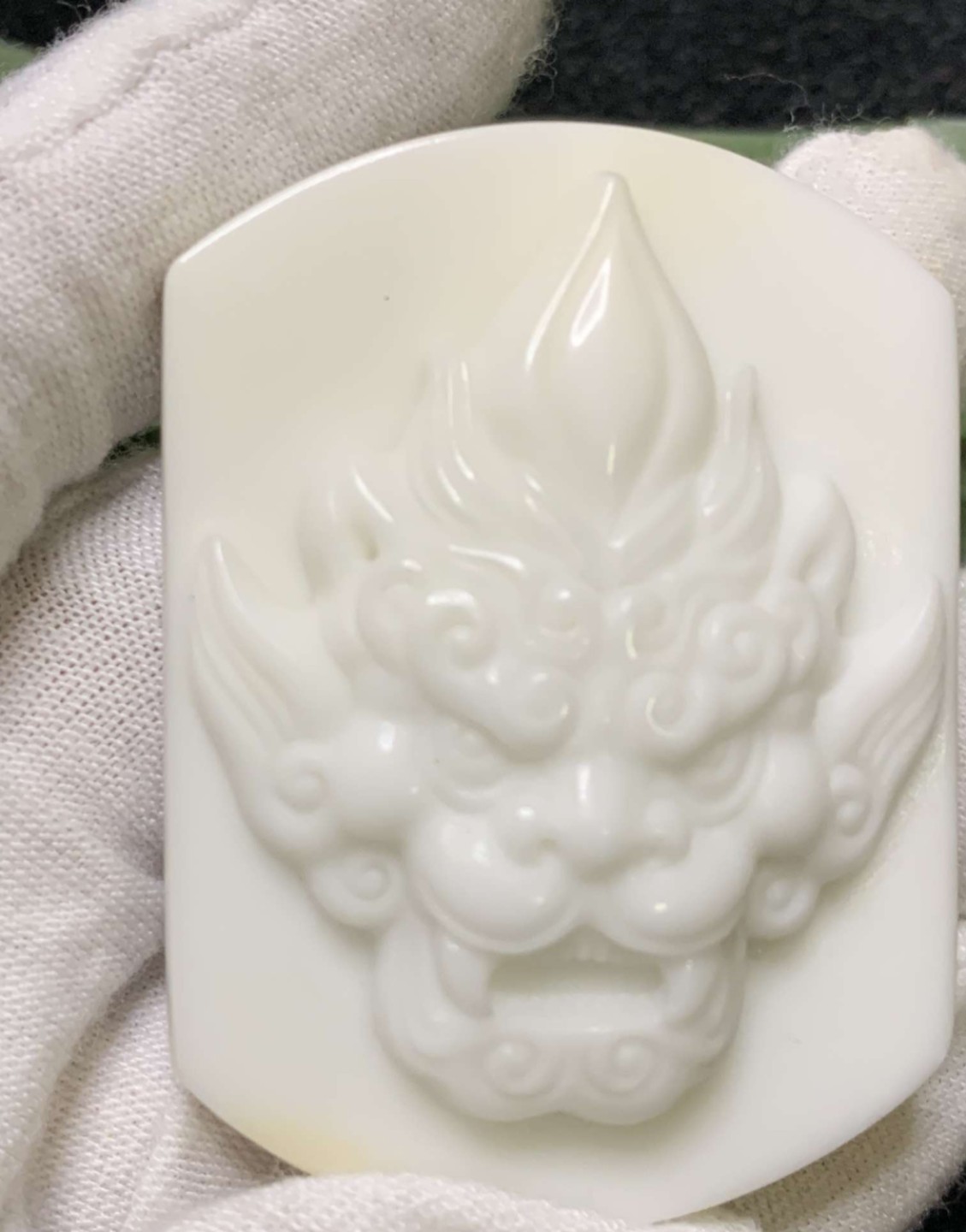 纯天然云南黄龙玉缅白招财貔貅挂件 
