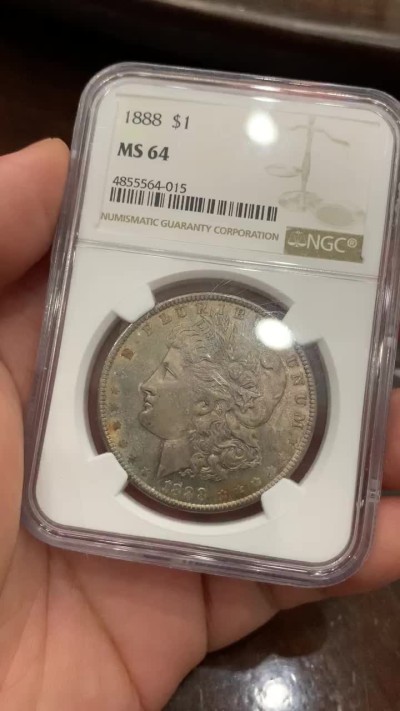 《竞宝斋》第77场-本周日，周一，周四3场拍卖（全场不限金额包邮） NGC-MS64 美国 1888年 摩根 银币 深五彩 包浆 1888的年份也非常好