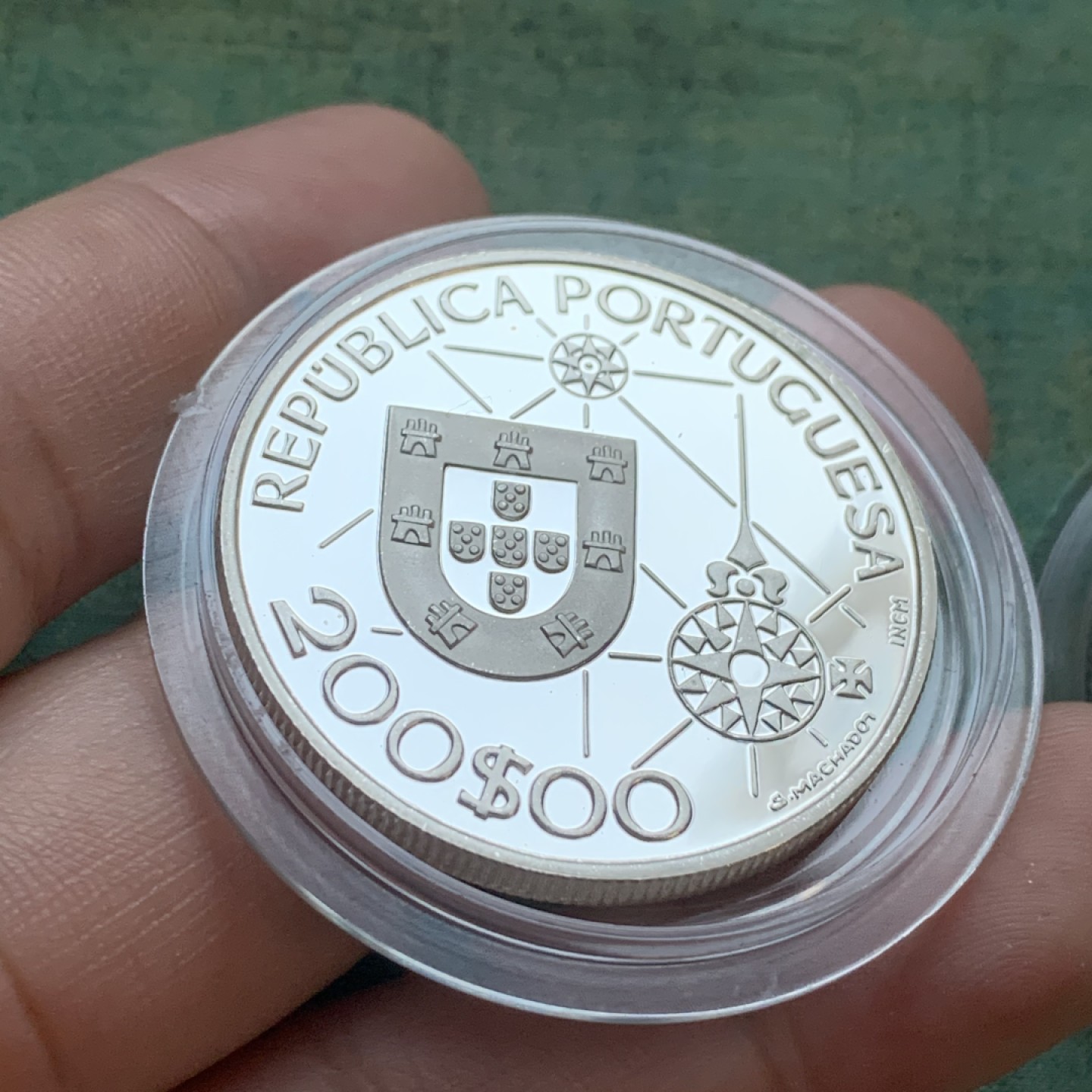 《竞宝斋》第77场-本周日，周一，周四3场拍卖（全场不限金额包邮） 原盒证书 葡萄牙1992年 发现新大陆帆船系列 200埃斯库多 精制大银币 单枚26.5克