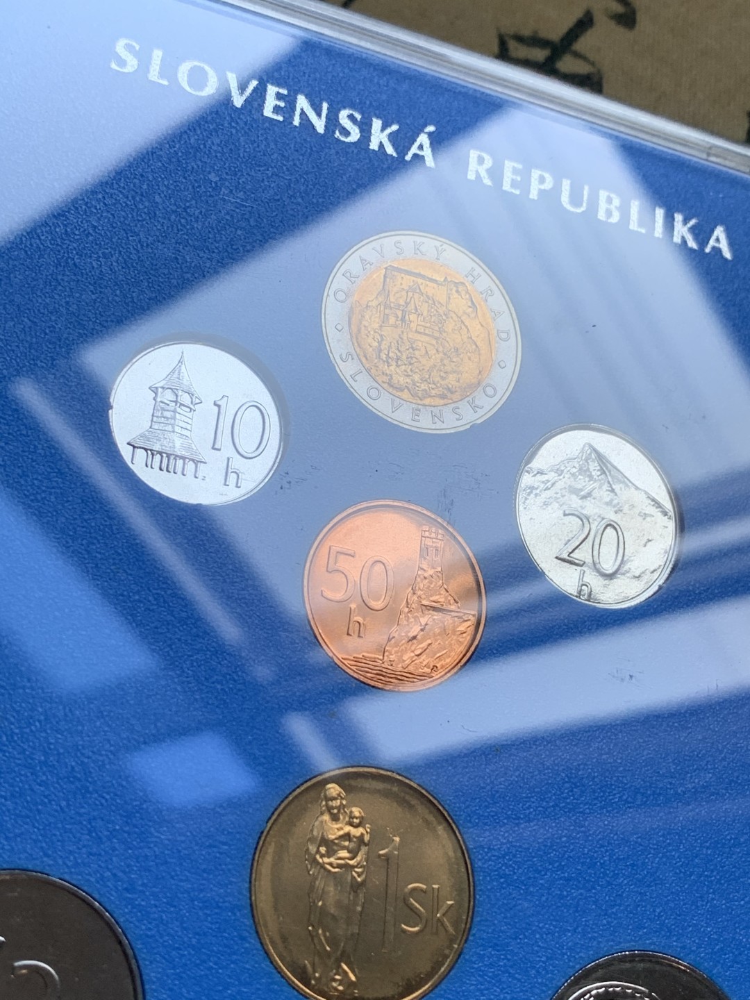 《竞宝斋》第77场-本周日，周一，周四3场拍卖（全场不限金额包邮） 卡装 斯洛伐克2003年 八枚套 封装套币 少见