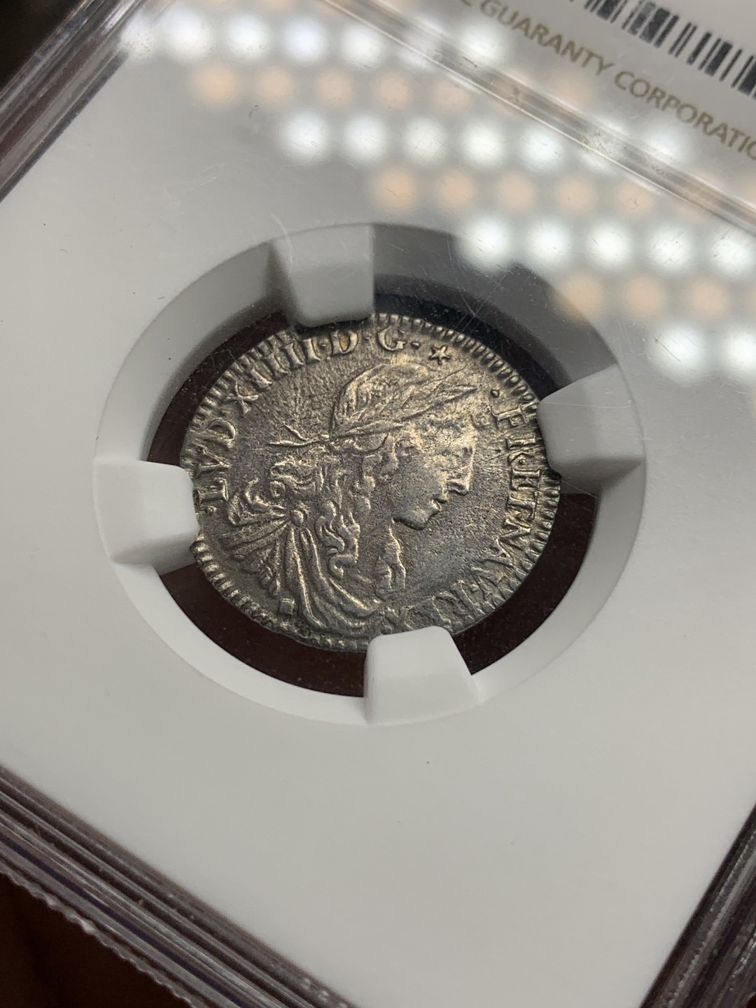 《竞宝斋》第77场-本周日，周一，周四3场拍卖（全场不限金额包邮） NGC-XFD 法国 1661/0年 路易十四1/12骑字银币 稀少品 太少了。原光包浆