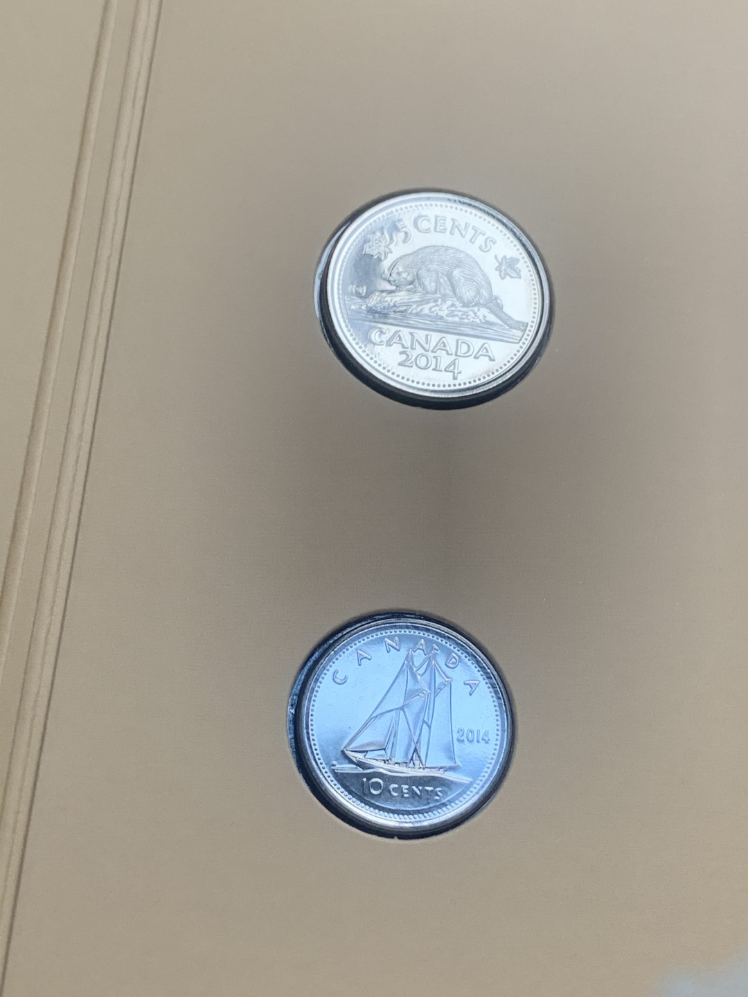 《竞宝斋》第77场-本周日，周一，周四3场拍卖（全场不限金额包邮） 3套 卡装 加拿大 2014年 五枚装套币 最大面值2元 原装塑料套子 完美状态