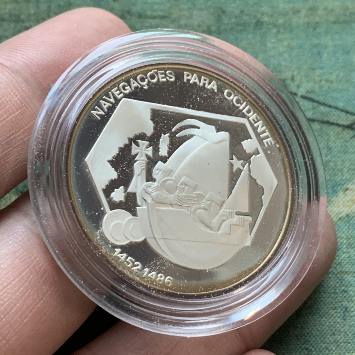 《竞宝斋》第77场-本周日，周一，周四3场拍卖（全场不限金额包邮） 原盒证书 葡萄牙1992年 发现新大陆帆船系列 200埃斯库多 精制大银币 单枚26.5克