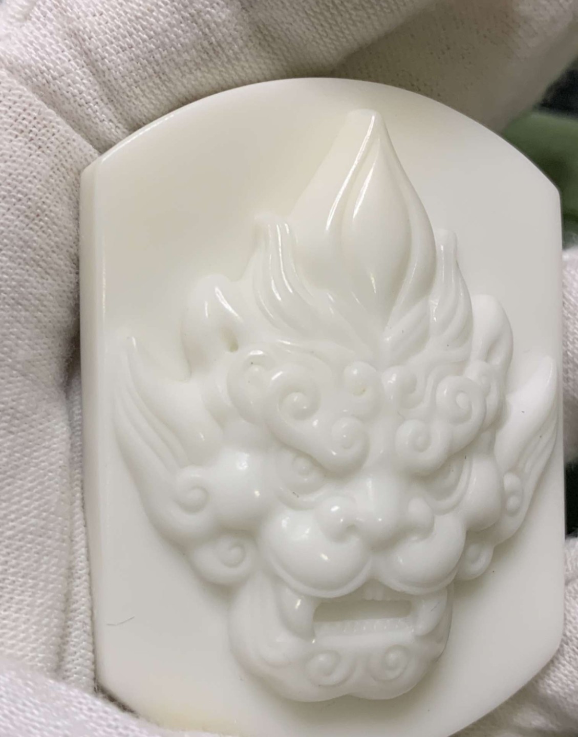 纯天然云南黄龙玉缅白招财貔貅挂件 