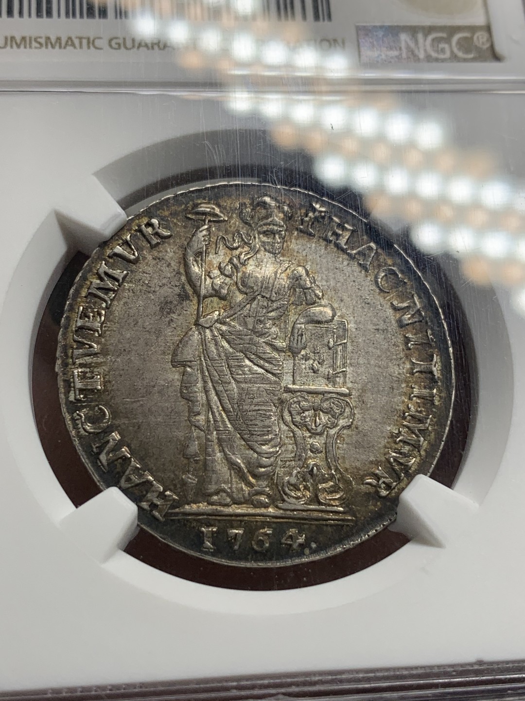 《竞宝斋》第77场-本周日，周一，周四3场拍卖（全场不限金额包邮） NGC-MS62 1764年 荷兰站人1盾女神 格尔德省 老环彩包浆n官网第三名