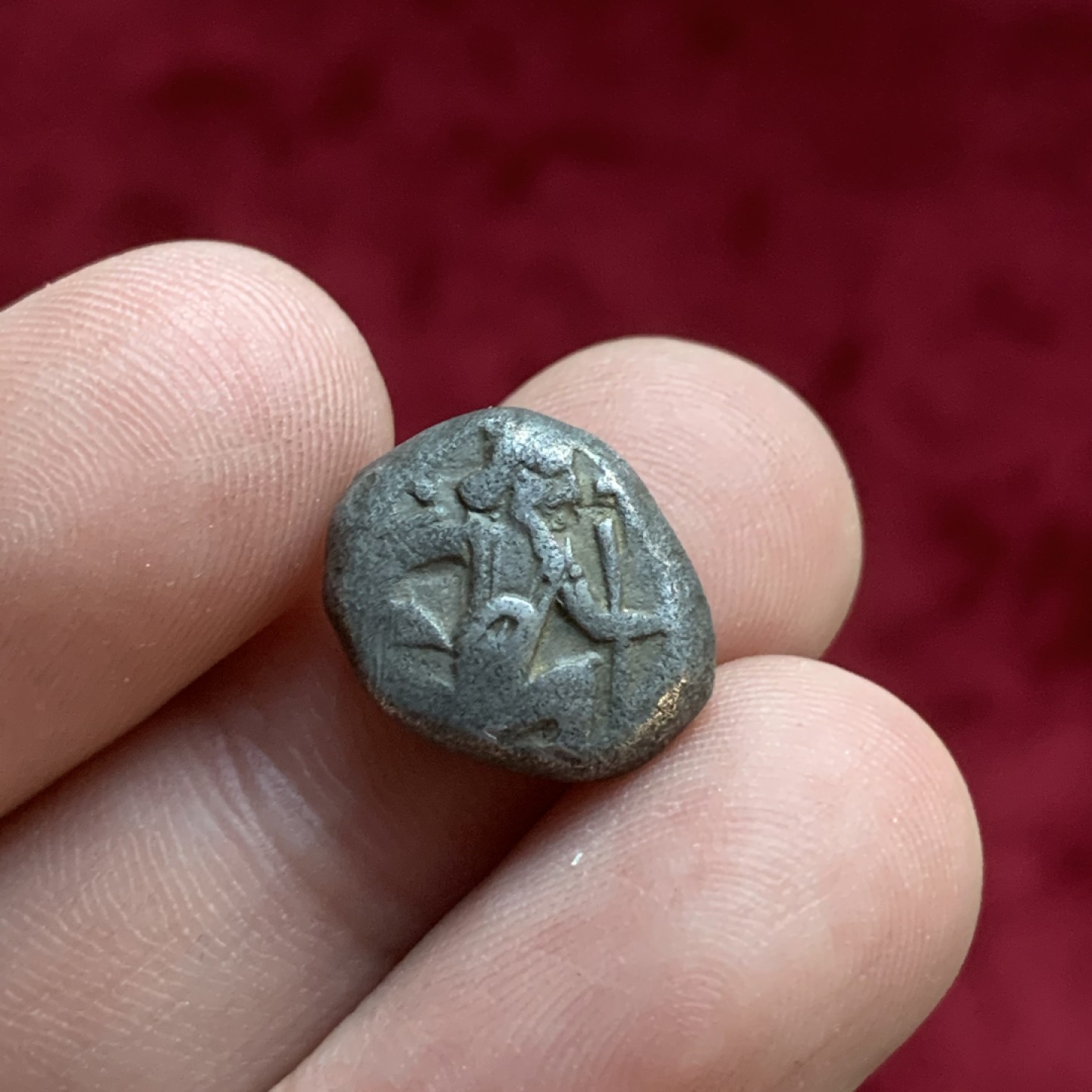 《竞宝斋》第77场-本周日，周一，周四3场拍卖（全场不限金额包邮） 公元前553-前330年 古波斯阿契美尼德王朝1西格罗斯银币 5.31克 这种银币当时被作为波斯海军的军饷