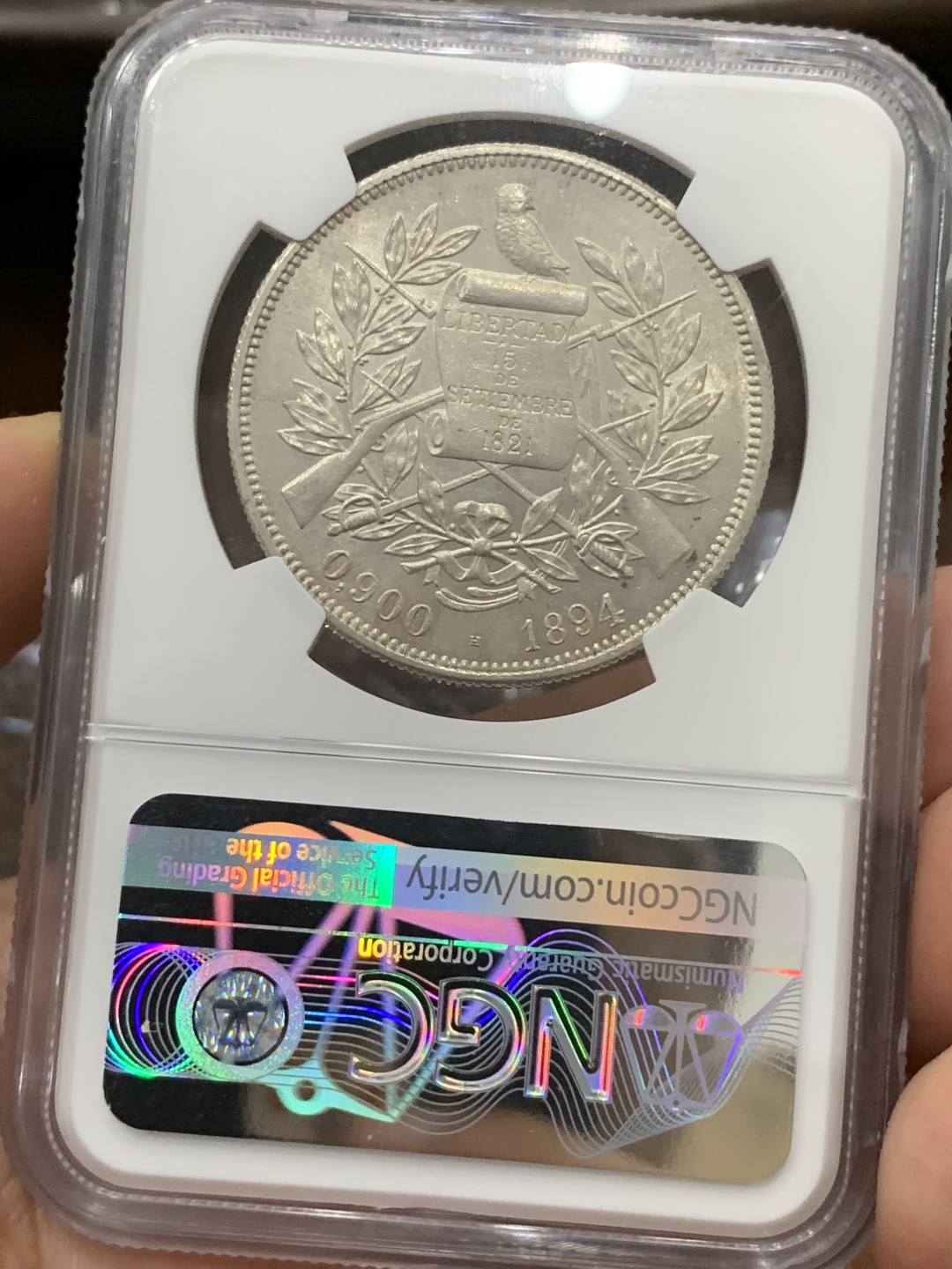 《竞宝斋》第77场-本周日，周一，周四3场拍卖（全场不限金额包邮） NGC MS63危地马拉1894坐人1比索 NGC第三名 南美洲的币暴涨 BU品相，原光车轮光