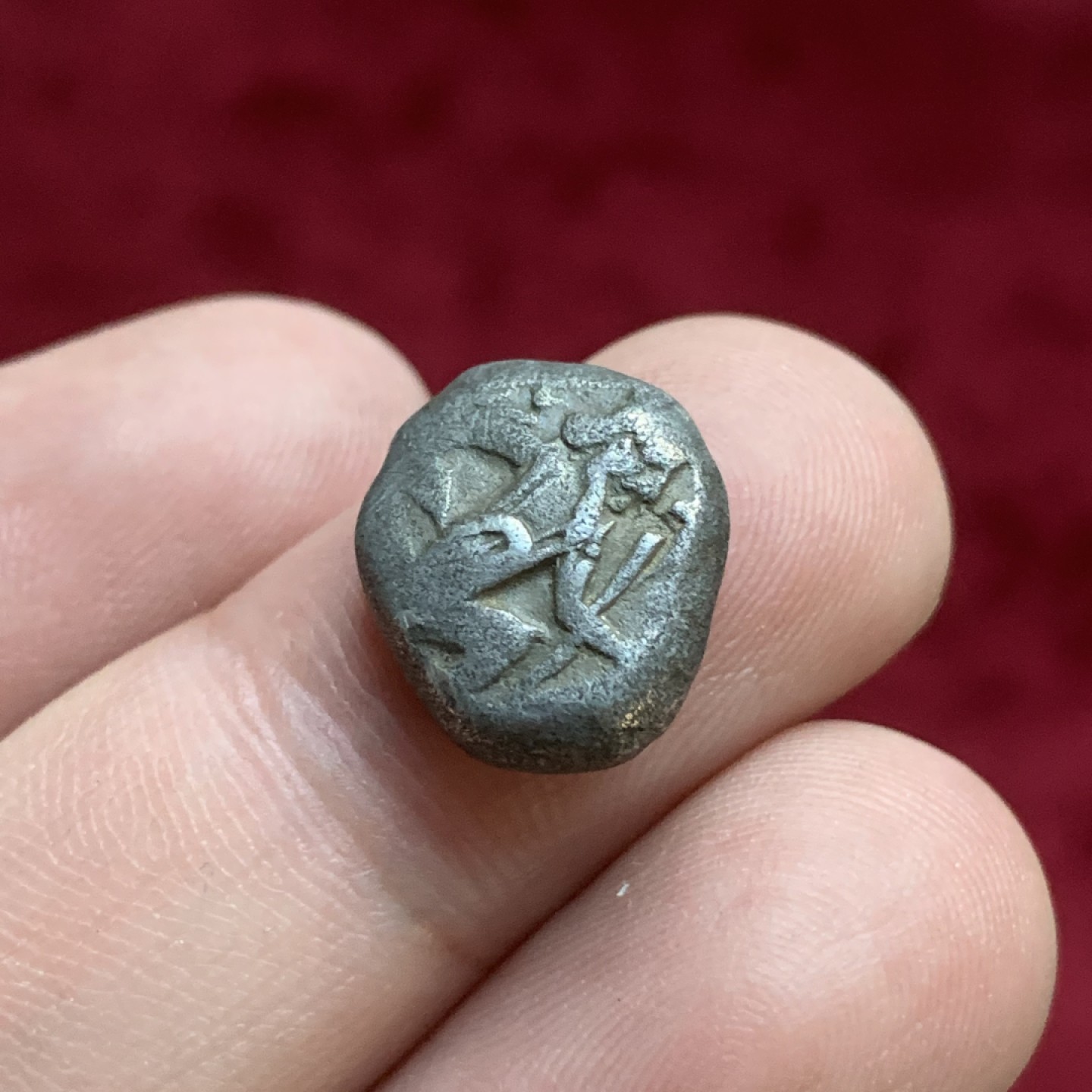 《竞宝斋》第77场-本周日，周一，周四3场拍卖（全场不限金额包邮） 公元前553-前330年 古波斯阿契美尼德王朝1西格罗斯银币 5.31克 这种银币当时被作为波斯海军的军饷