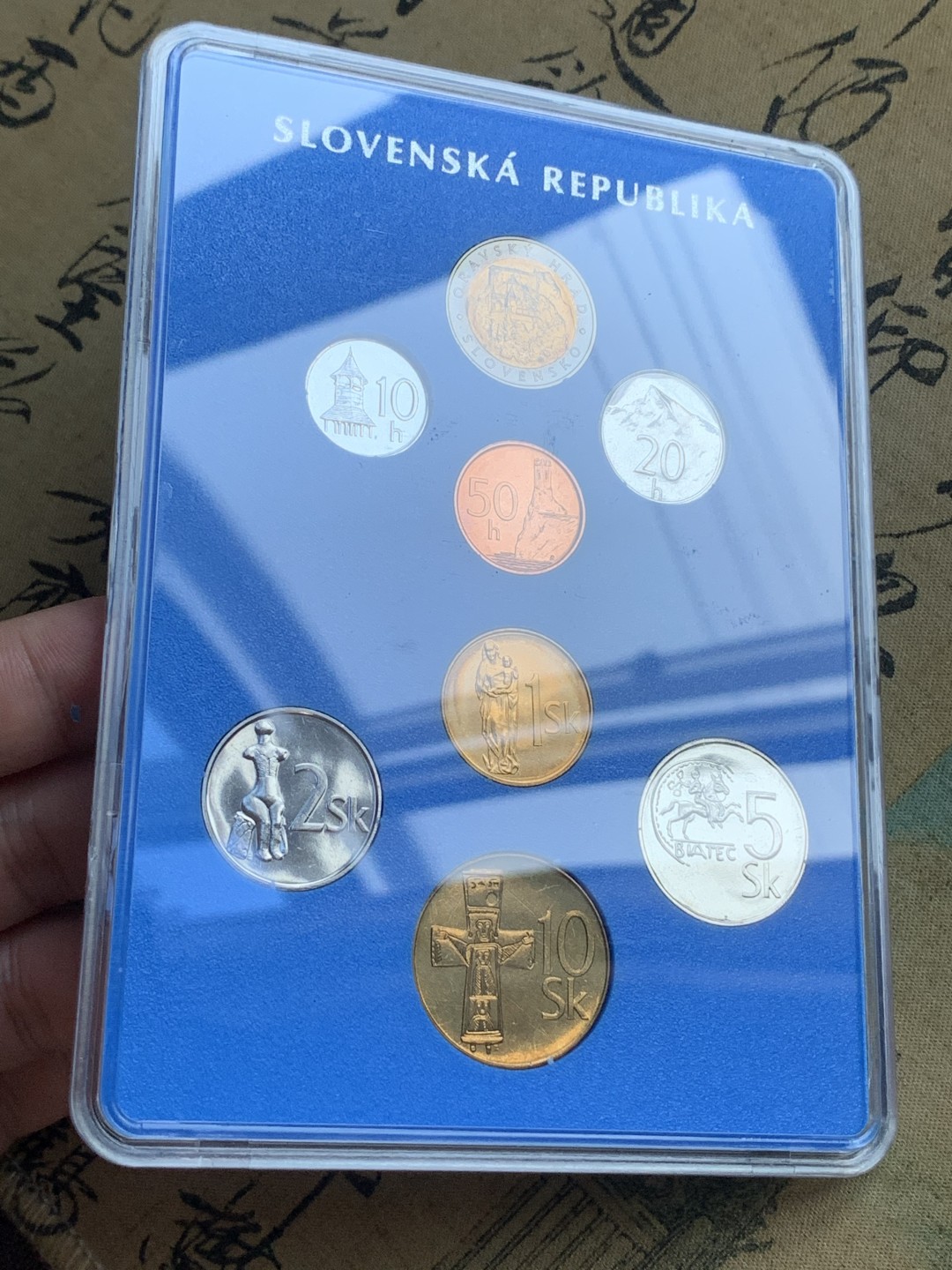 《竞宝斋》第77场-本周日，周一，周四3场拍卖（全场不限金额包邮） 卡装 斯洛伐克2003年 八枚套 封装套币 少见