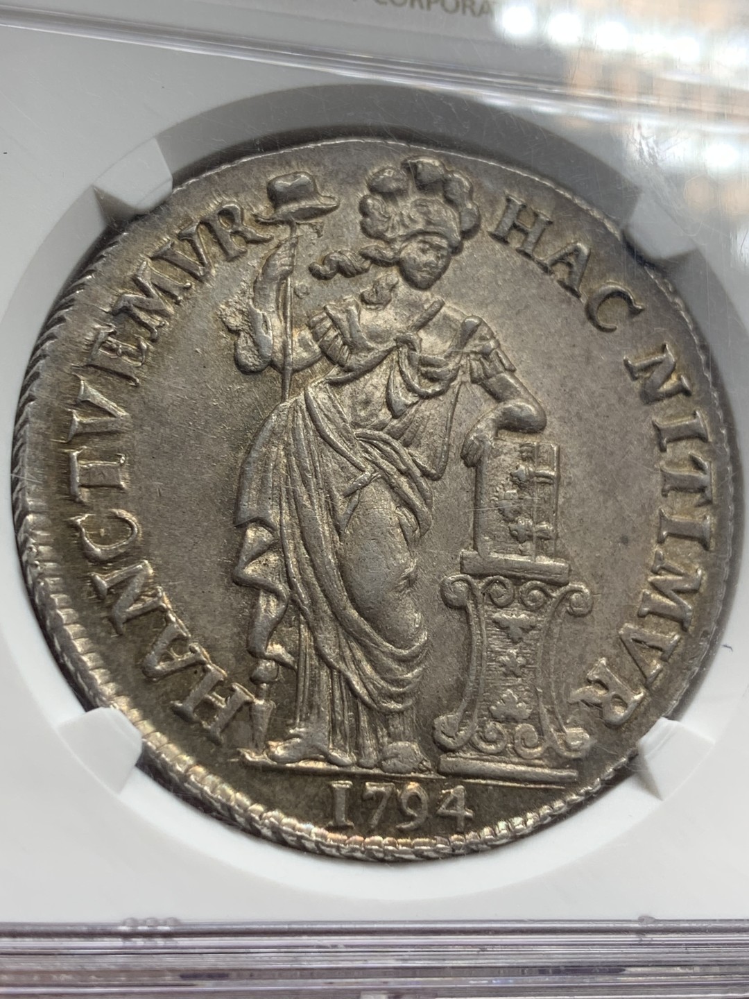 《竞宝斋》第77场-本周日，周一，周四3场拍卖（全场不限金额包邮） NGC-MS63 荷兰 1794年 站人3盾大银币 高分深打 脸部非常的清晰 包浆也很不错