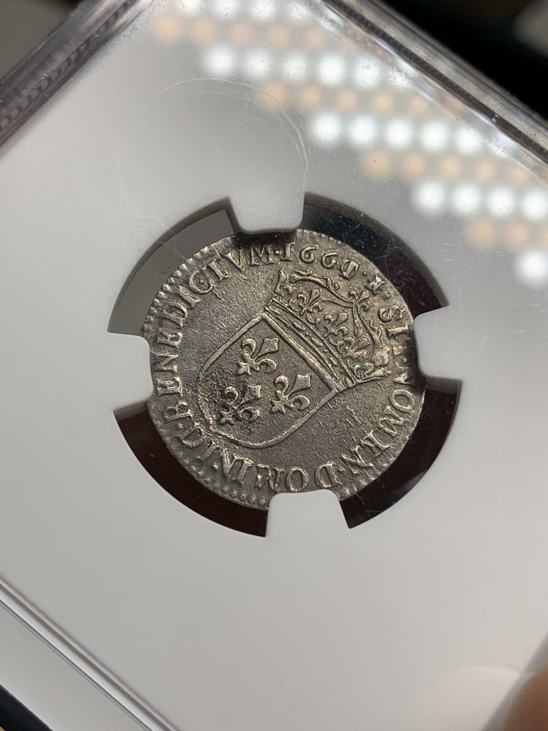 《竞宝斋》第77场-本周日，周一，周四3场拍卖（全场不限金额包邮） NGC-XFD 法国 1661/0年 路易十四1/12骑字银币 稀少品 太少了。原光包浆