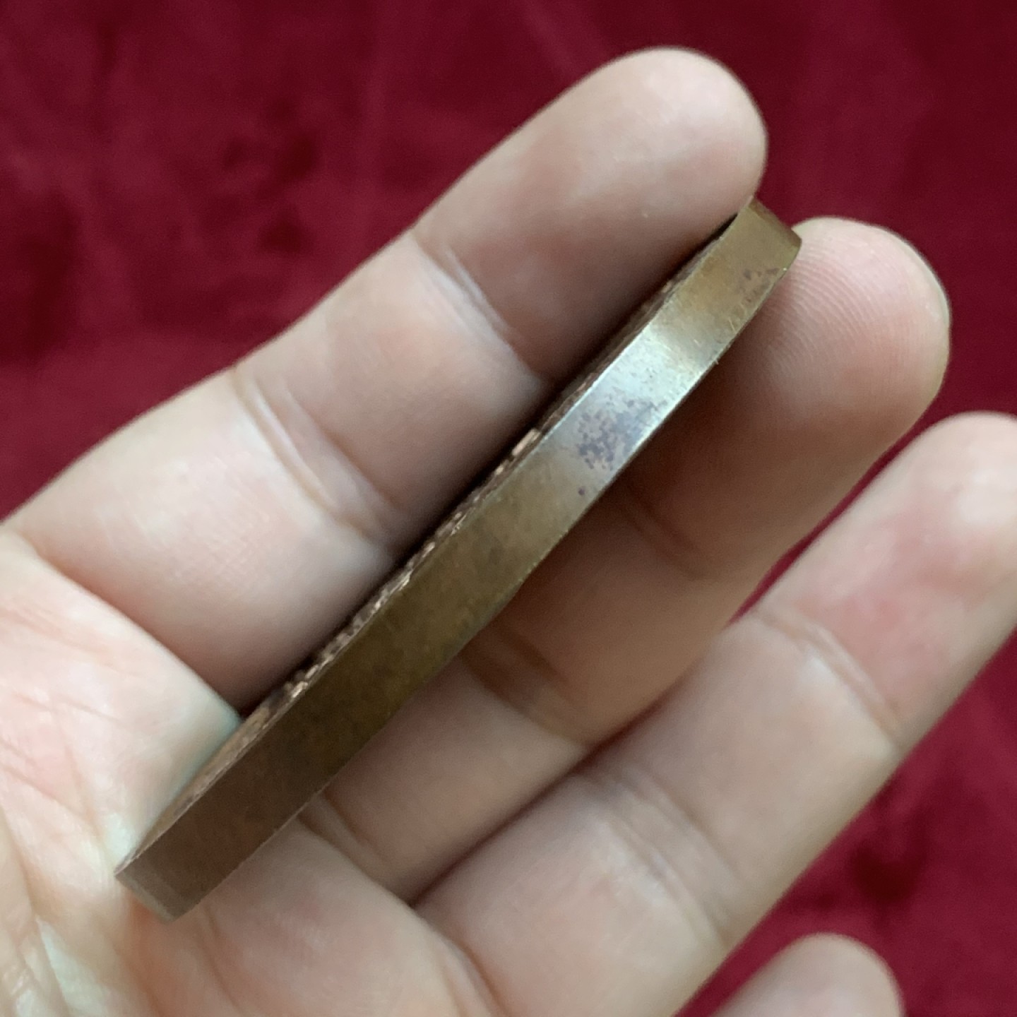 《竞宝斋》第77场-本周日，周一，周四3场拍卖（全场不限金额包邮） 1881年比利时作家亨德里克铜章，直径60mm，重量101g。