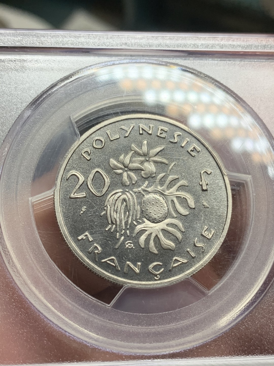 《竞宝斋》第77场-本周日，周一，周四3场拍卖（全场不限金额包邮） PCGS-SP67 法属波利尼西亚1967年20法郎样币，仅发行500枚 法属殖民地样币是法系钱币非常有特色的品种，发行量小 潜力巨大