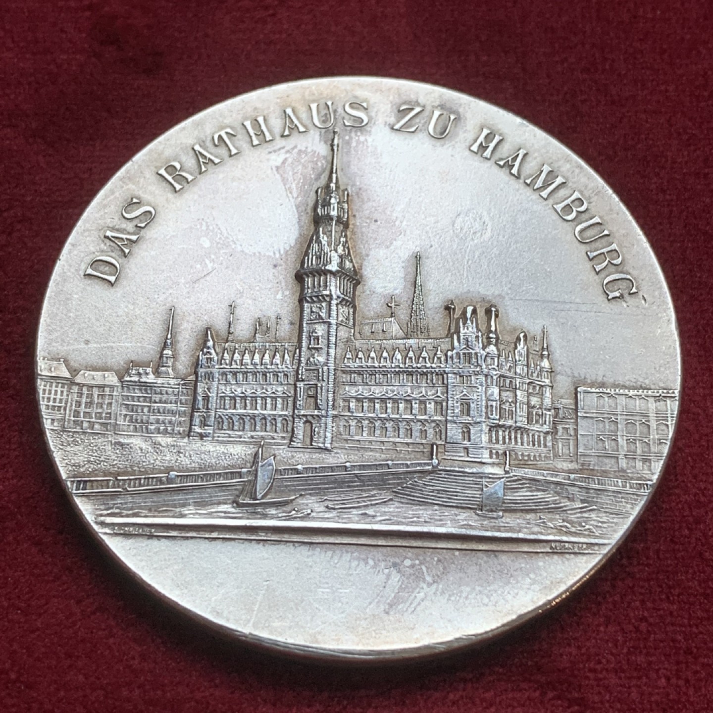 《竞宝斋》第77场-本周日，周一，周四3场拍卖（全场不限金额包邮） 德国 1908年 汉堡市政厅景观 国际展览 纪念大银章 50MM 49克 边铭990含银 大规格