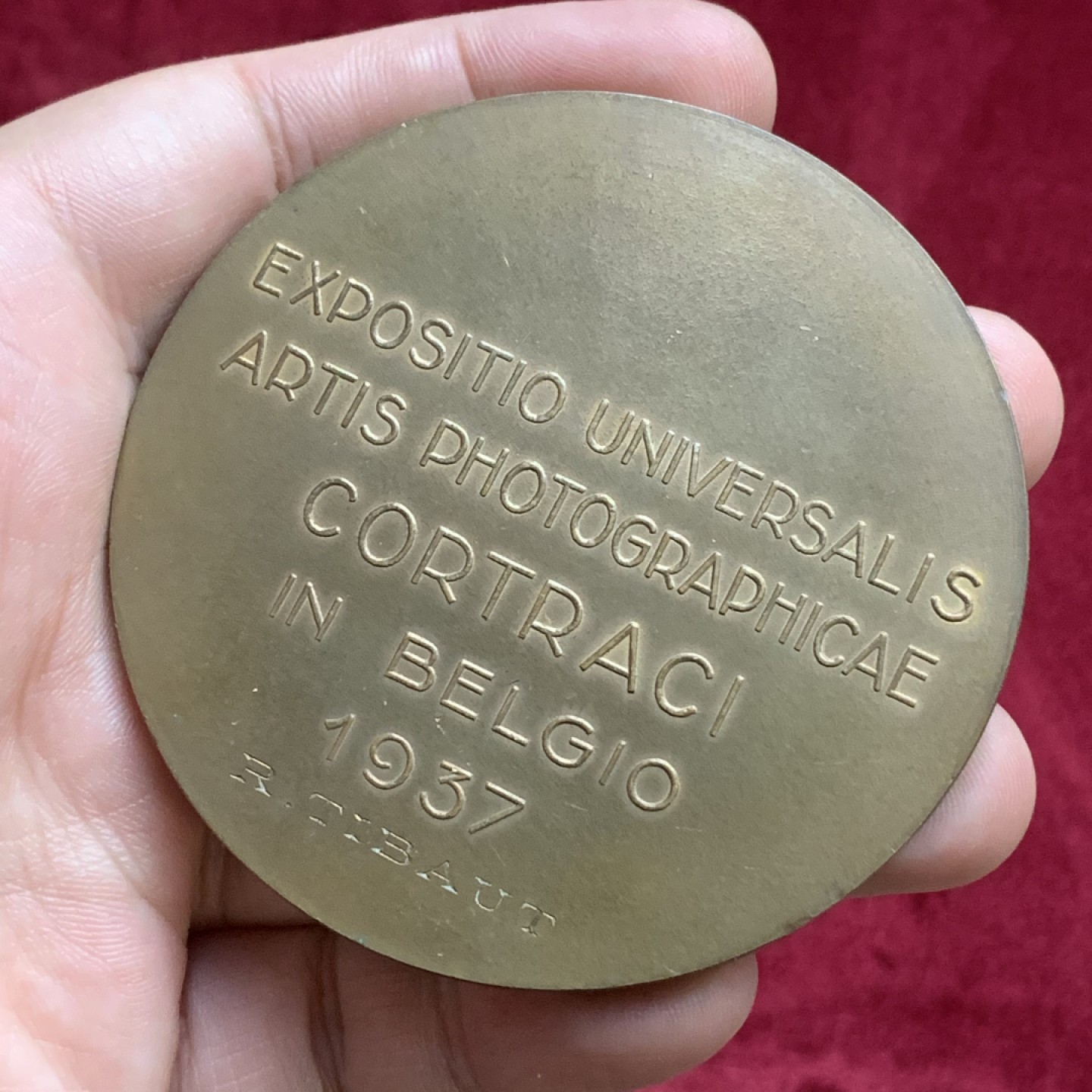 《竞宝斋》第77场-本周日，周一，周四3场拍卖（全场不限金额包邮） 1937年比利时阿斯特丽德铜章，直径70mm，重量147g。