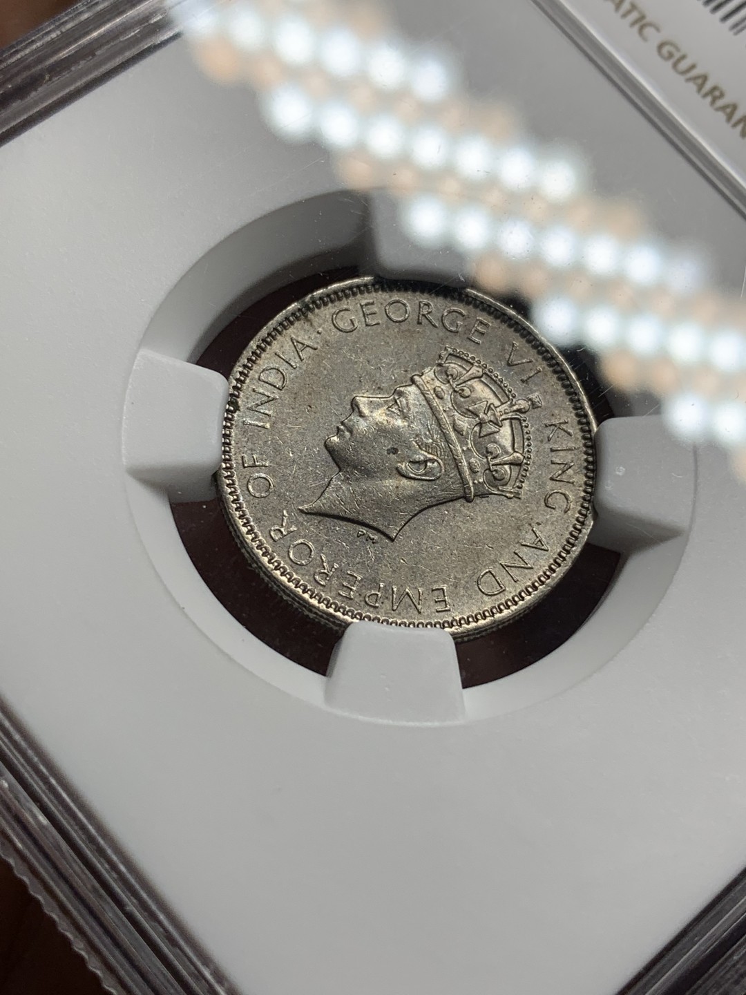 《竞宝斋》第77场-本周日，周一，周四3场拍卖（全场不限金额包邮） 香港乔治六世1937年独年版10分，NGC-MS62，光度不错。