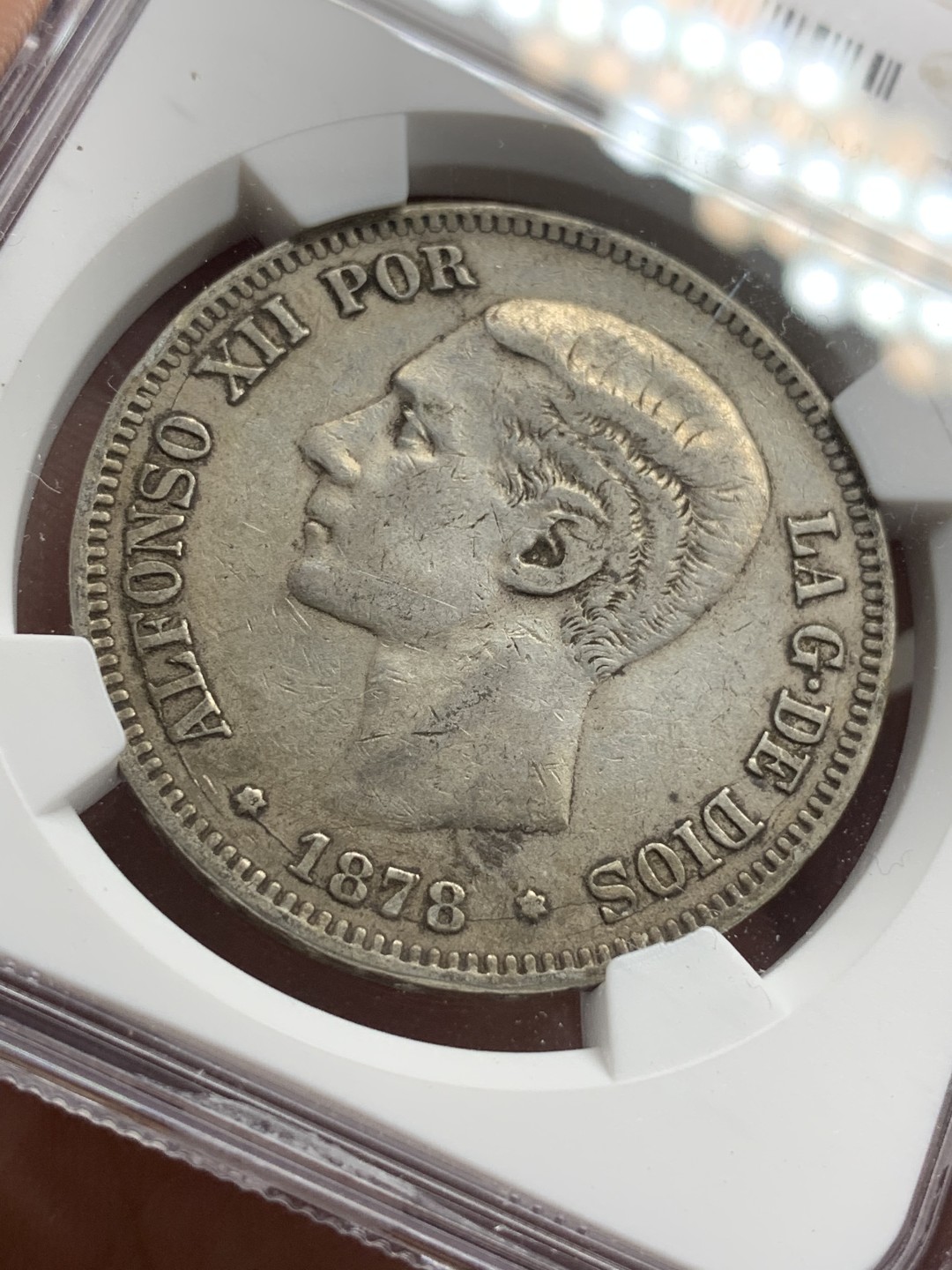 《竞宝斋》第77场-本周日，周一，周四3场拍卖（全场不限金额包邮） NGC-XF40 西班牙 1878年 阿方索十二世 5比塞塔双柱大银币 原味品