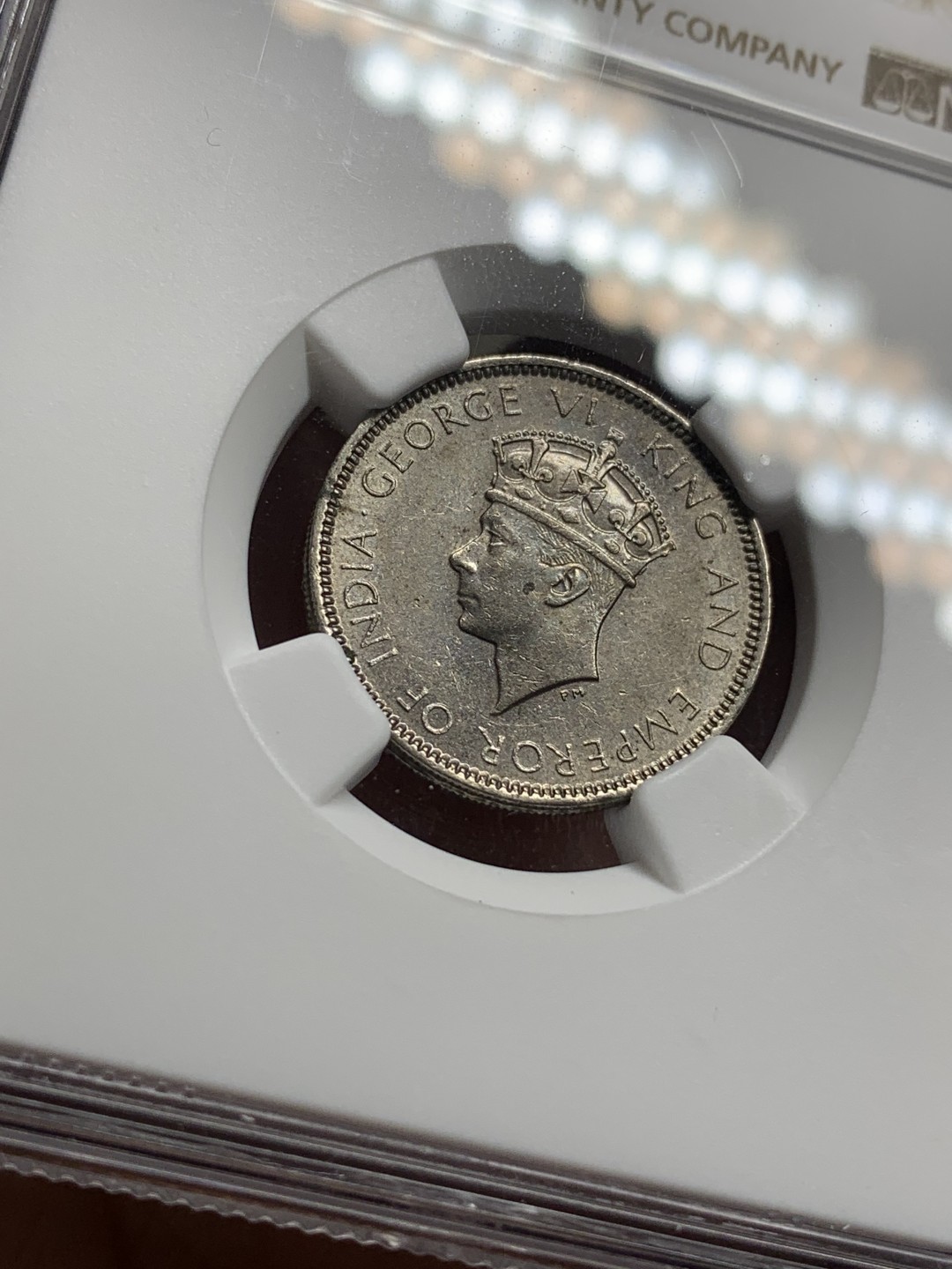 《竞宝斋》第77场-本周日，周一，周四3场拍卖（全场不限金额包邮） 香港乔治六世1937年独年版10分，NGC-MS62，光度不错。