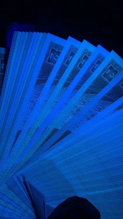 马金团拍！早期冠8002至尊雨过天晴、金光国徽、绝品无斑无油裸币