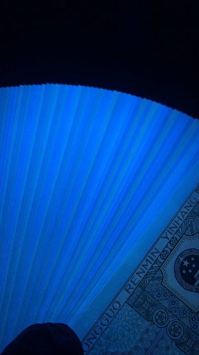马金团拍！早期冠8002至尊雨过天晴、金光国徽、绝品无斑无油裸币