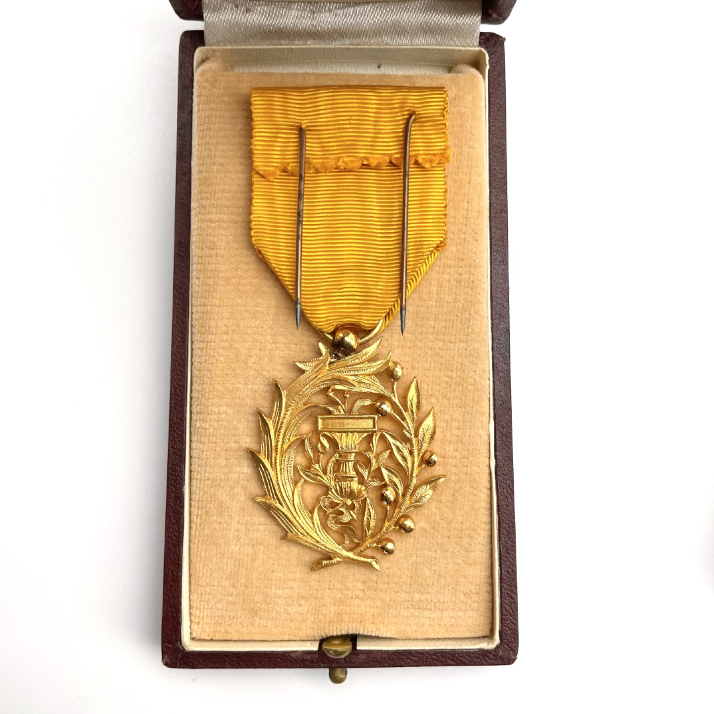 勋章奖章交易所7月30日拍卖 法属柬埔寨莫尼萨拉芬勋章