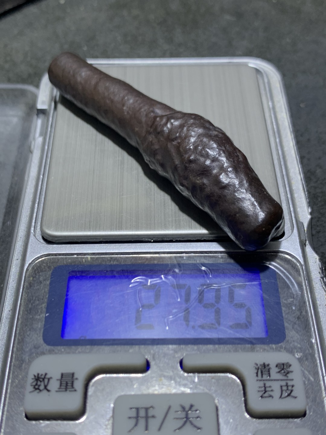 精美罕见戈壁管状黑金刚原石一块， 精美罕见戈壁管状黑金刚原石一块，