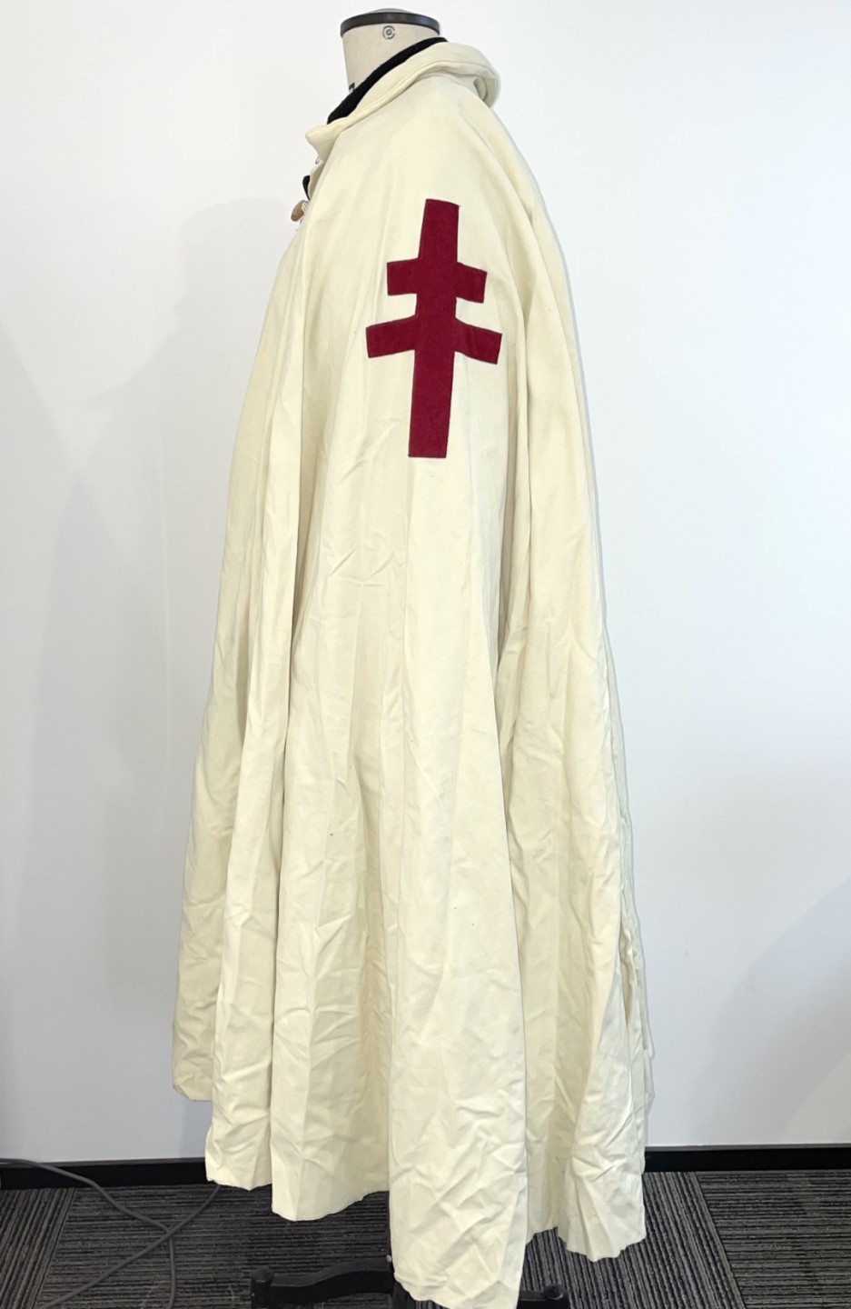 勋章奖章交易所7月30日拍卖 意大利圣殿骑士团骑士袍