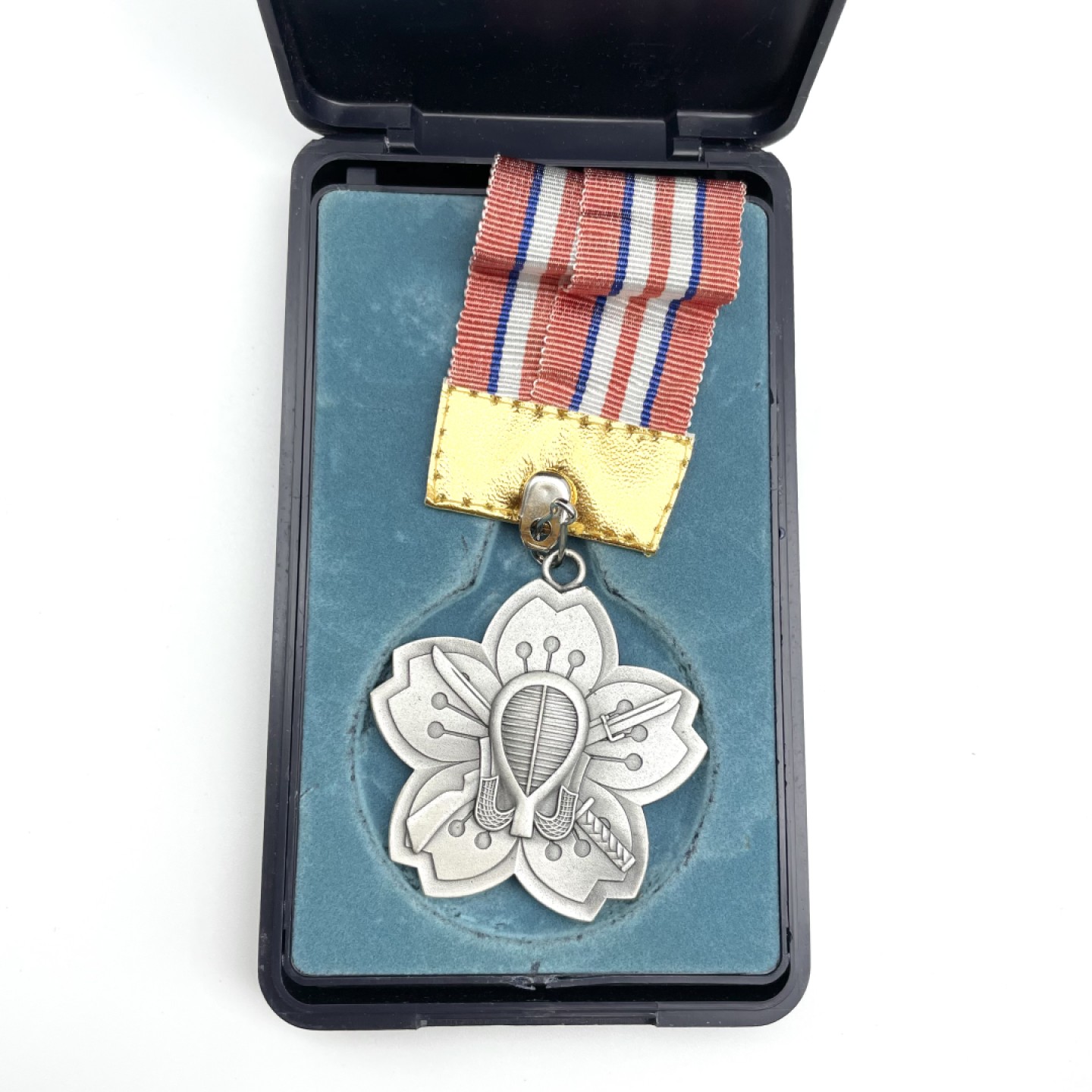 勋章奖章交易所7月30日拍卖 现代日本联队章