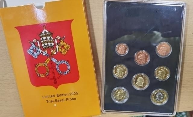 团购专场：法国精装套币，古巴四伟人纪念币，帕劳海洋动物彩色纪念币，梵蒂冈欧元样币，四种打包一起卖，全场包邮  7