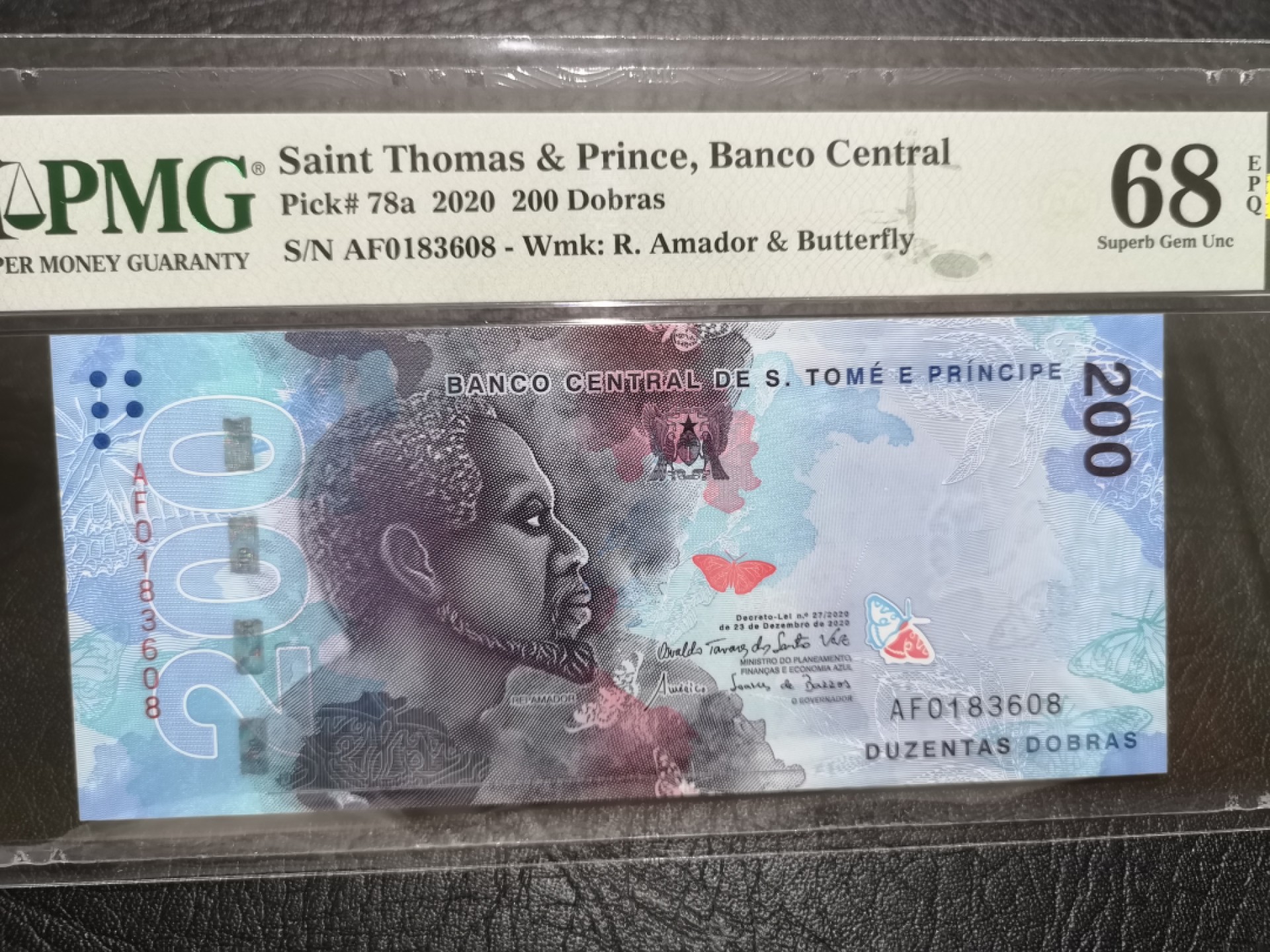《外钞收藏家》第一百九十一期 2020年圣多美和普林西比200元 PMG68 无47尾8