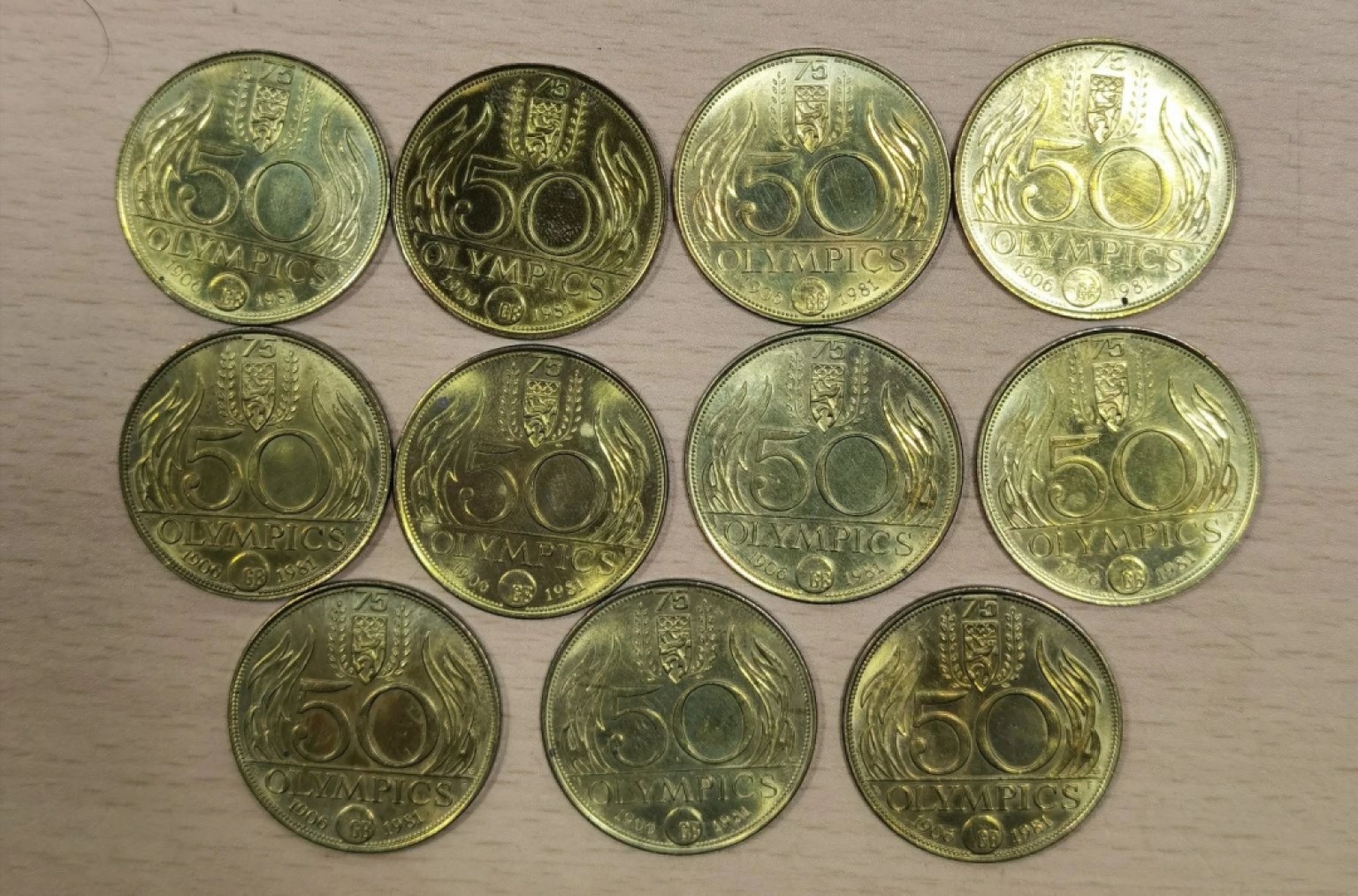 北京马甸外国钱币专卖微拍第八十一期，非贵金属流通币，纪念币专场，陆续上新，欢迎关注 1981年挪威纪念男排获奥运会冠军75周年50克朗铜币11枚/套