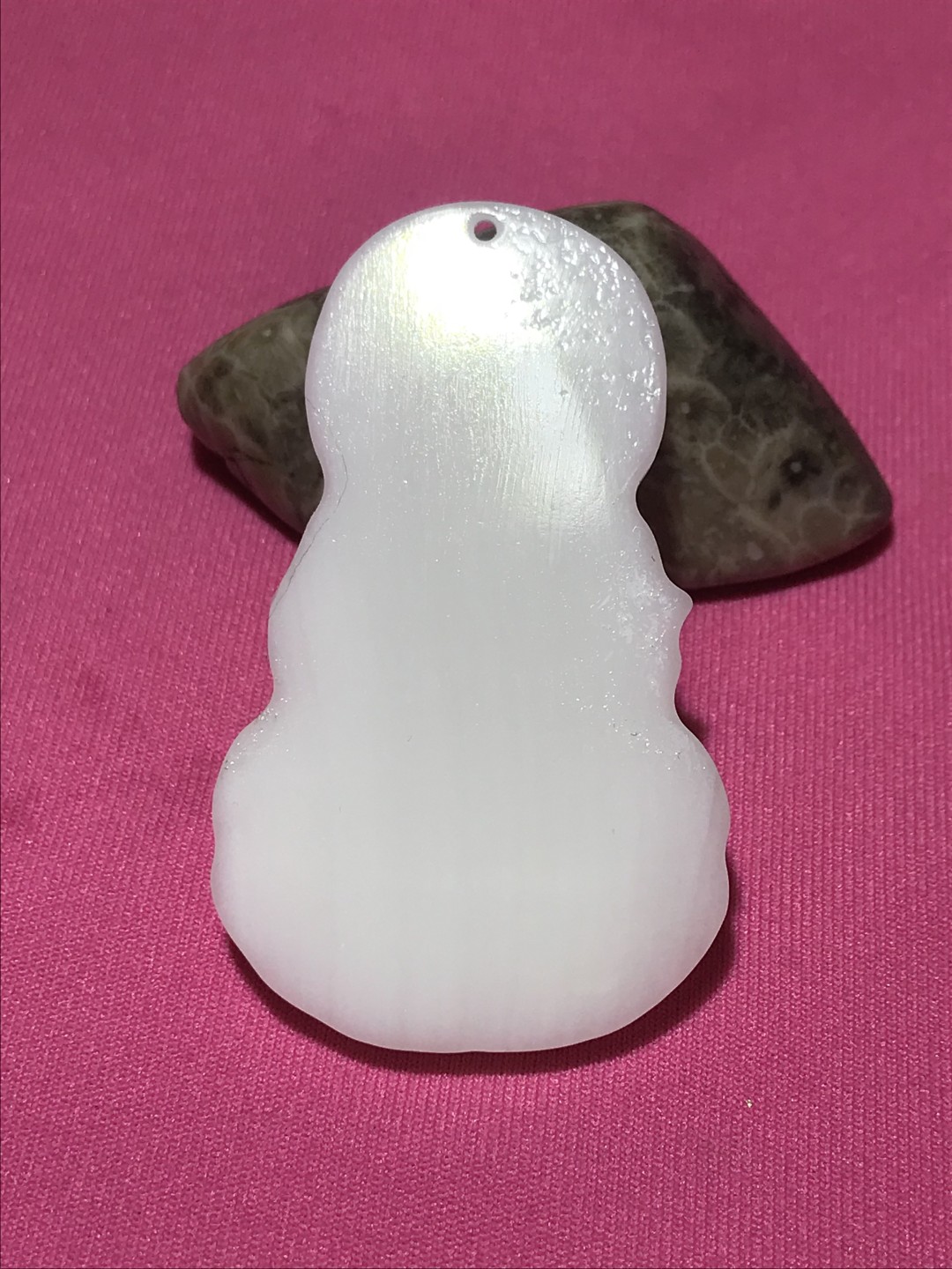 深海奶白高玉化贝化玉雕刻观音菩萨一尊，