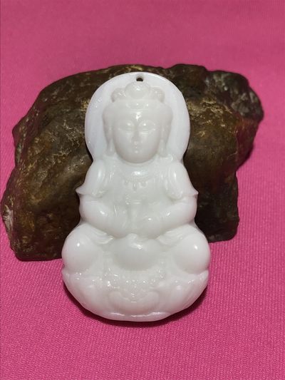深海奶白高玉化贝化玉雕刻观音菩萨一尊， - 深海奶白高玉化贝化玉雕刻观音菩萨一尊，