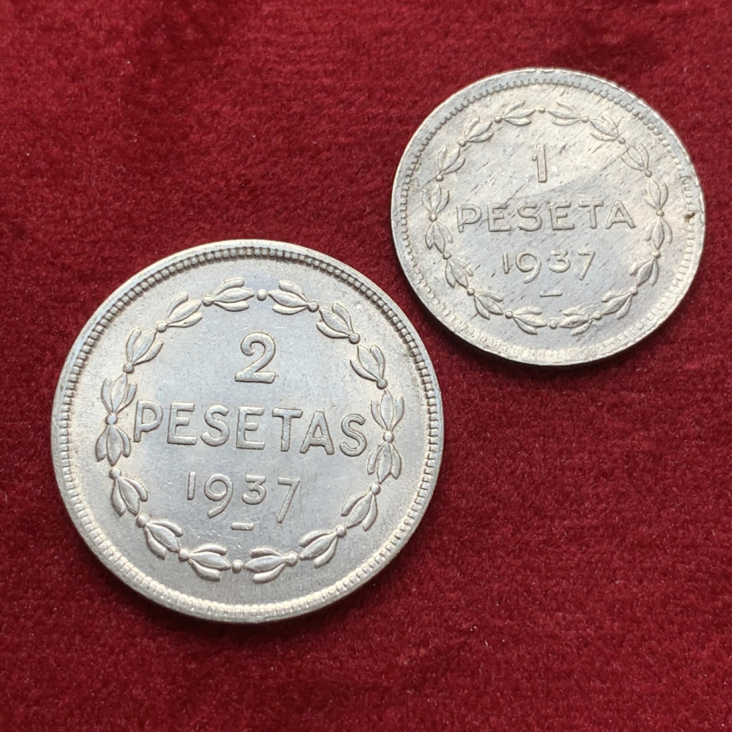 《竞宝斋》第79场-本周日，周一，周四3场拍卖（全场不限金额包邮） 西班牙 1937年 巴斯克地区内战 1和2比塞塔 镍币 一对 UNC带光