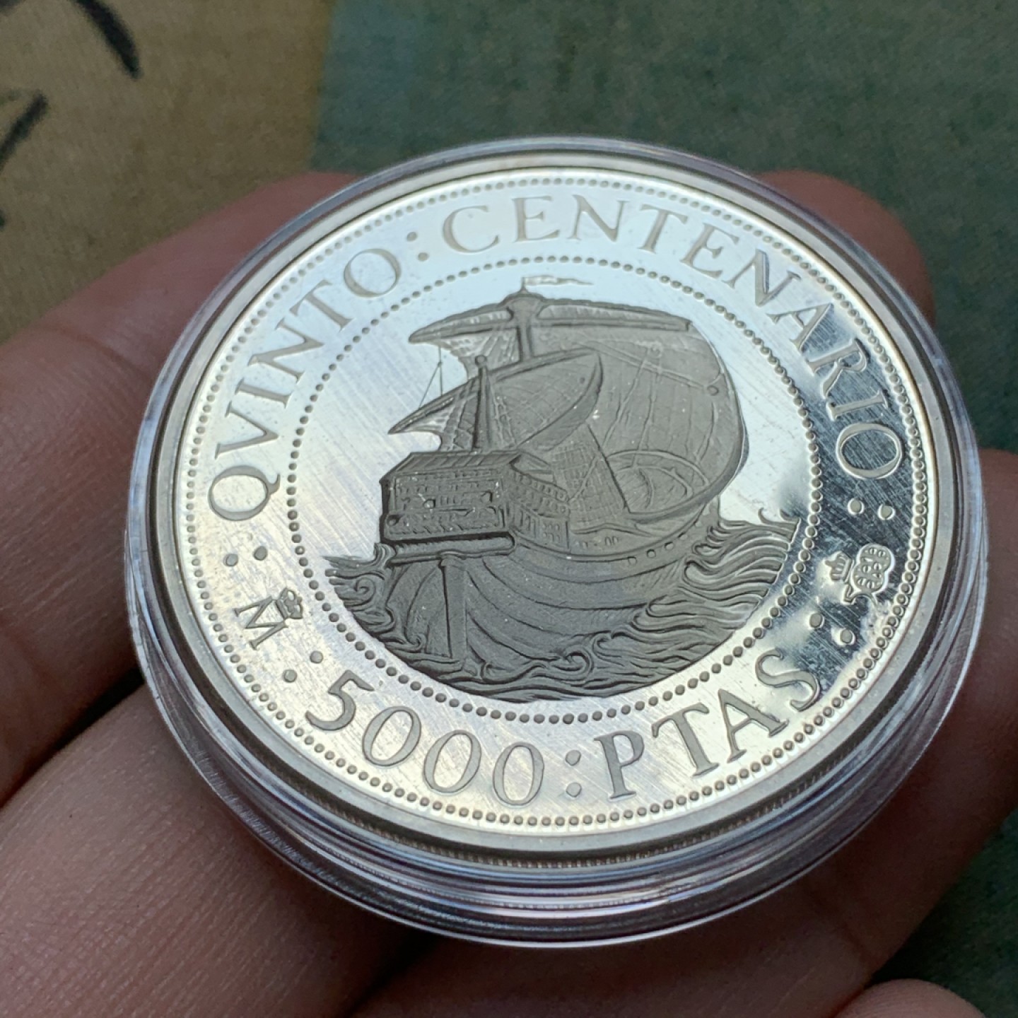 《竞宝斋》第79场-本周日，周一，周四3场拍卖（全场不限金额包邮） 54克 925银 原木盒 西班牙 1989年 五百周年纪念 5000比塞塔 大银币 精制